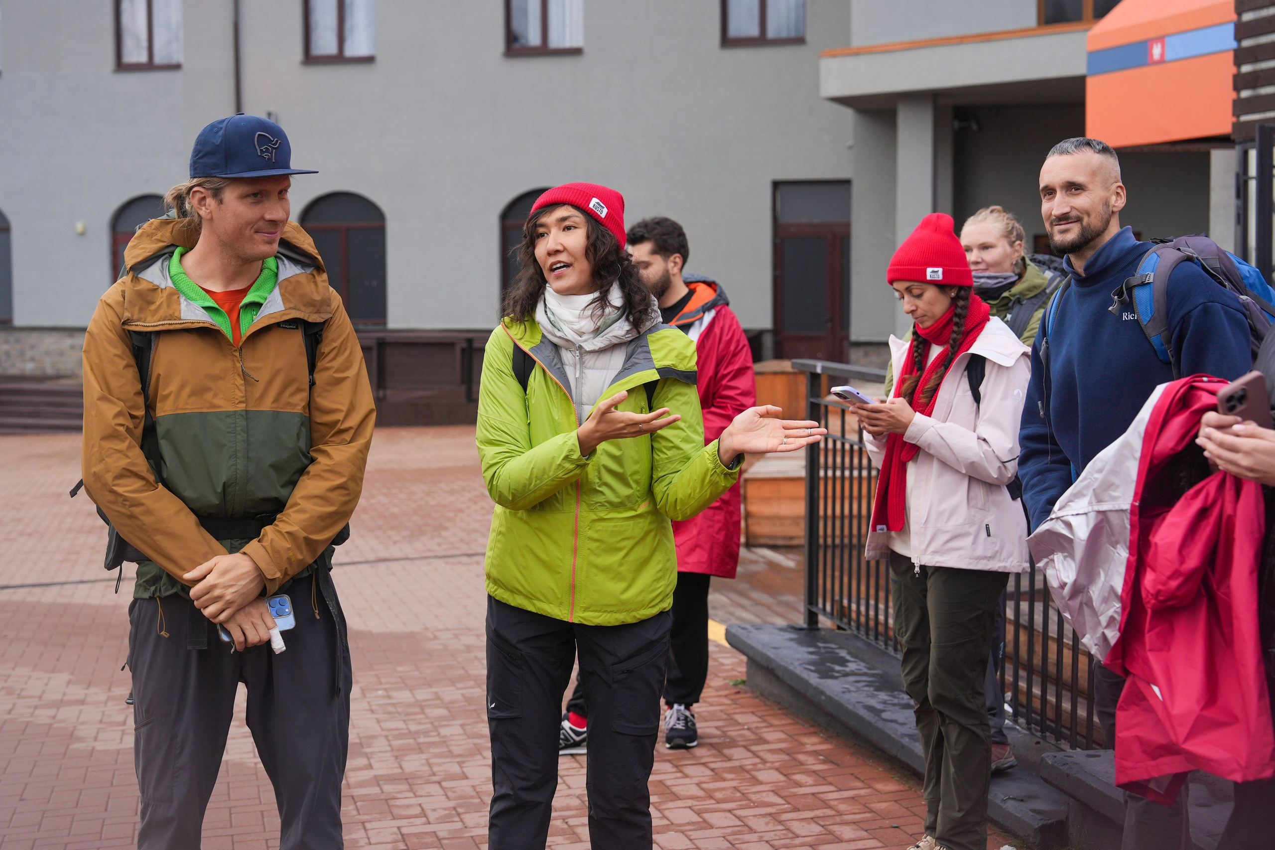 MICE мероприятие — хайкинг на курорте Роза Хутор. Репортажный фотограф в Красной Поляне и Сочи Павлюченко Екатерина