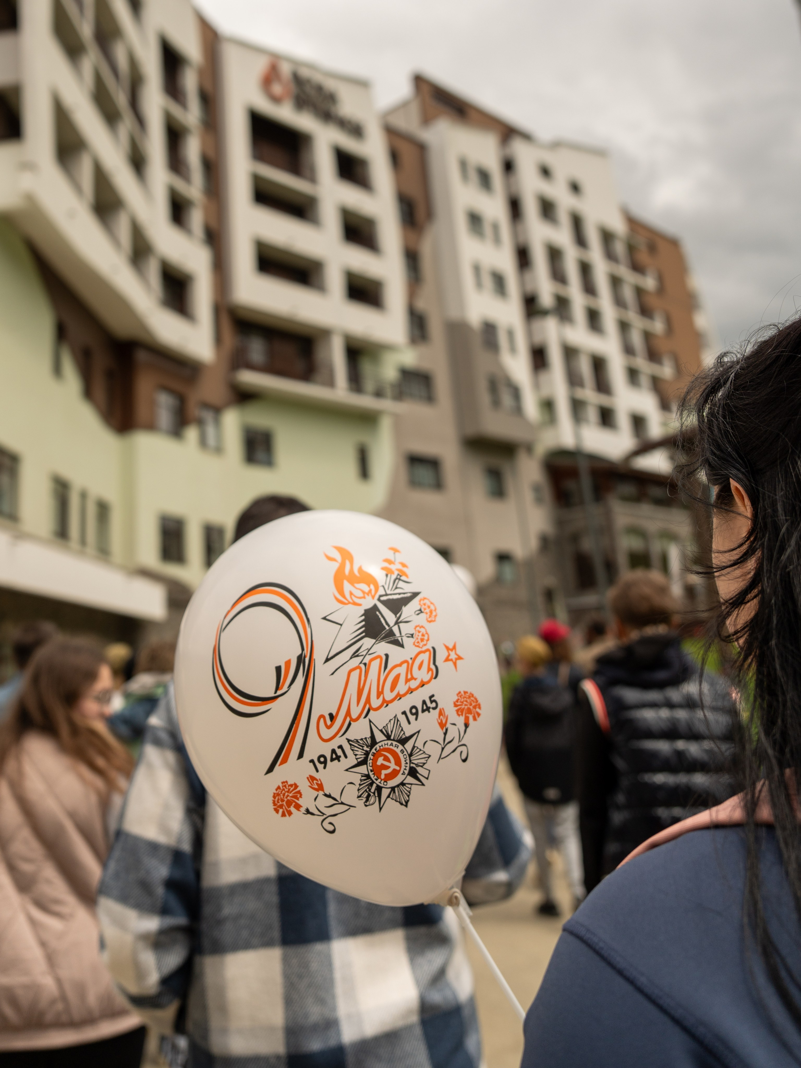 Шествие бессмертного полка 9 мая 2024 Rosa Springs. Репортажный фотограф в Красной Поляне и Сочи Павлюченко Екатерина