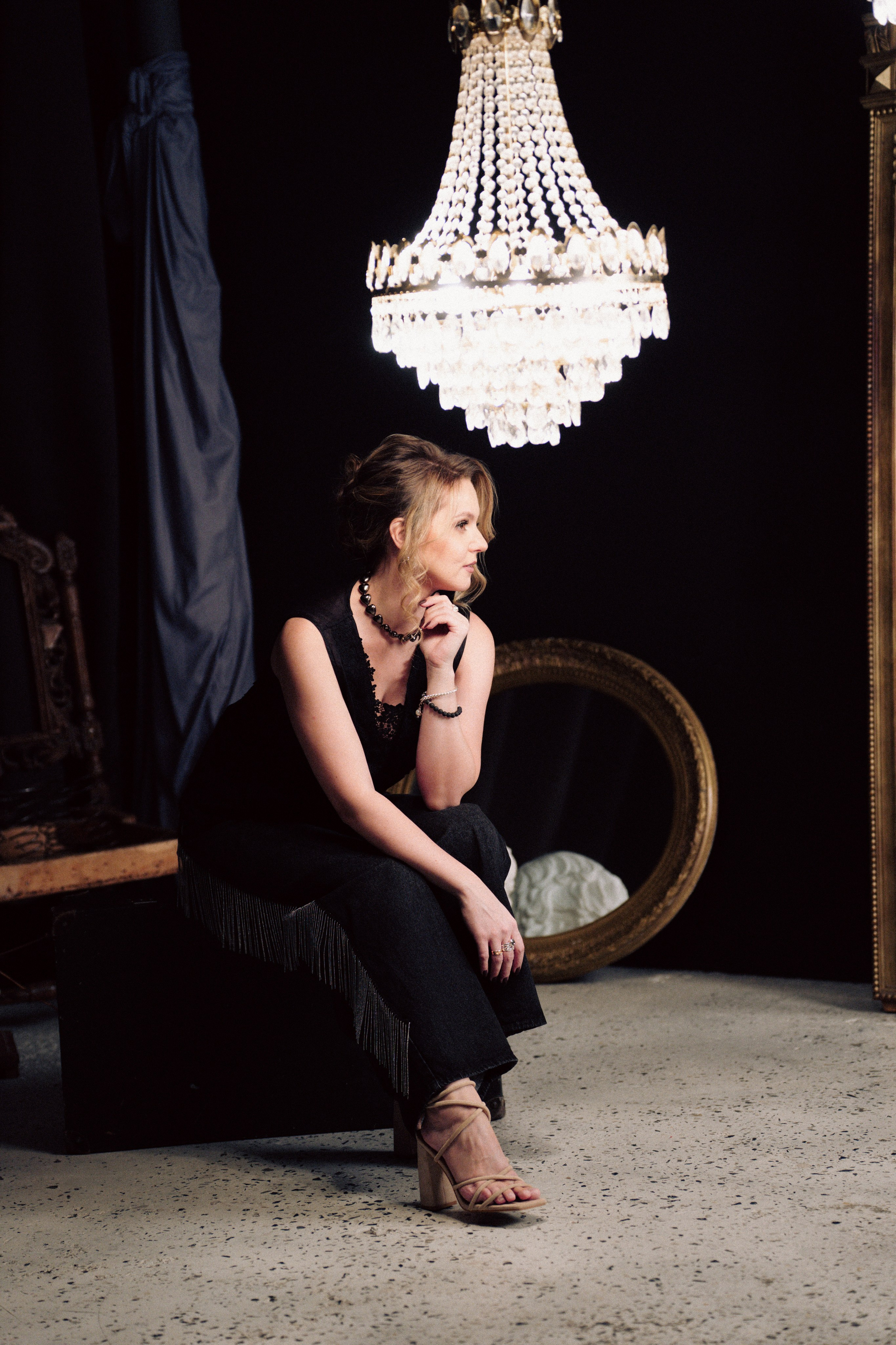 НОВОГОДНЯЯ ФОТОСЕСИИЯ В СТУДИИ ДЛЯ ДЕВУШКИ И ПРОГУЛКА ПО ЧЕРНЫШЕВСКОЙ. Профессиональный фотограф, Санкт-Петербург — Виктория Богомолова