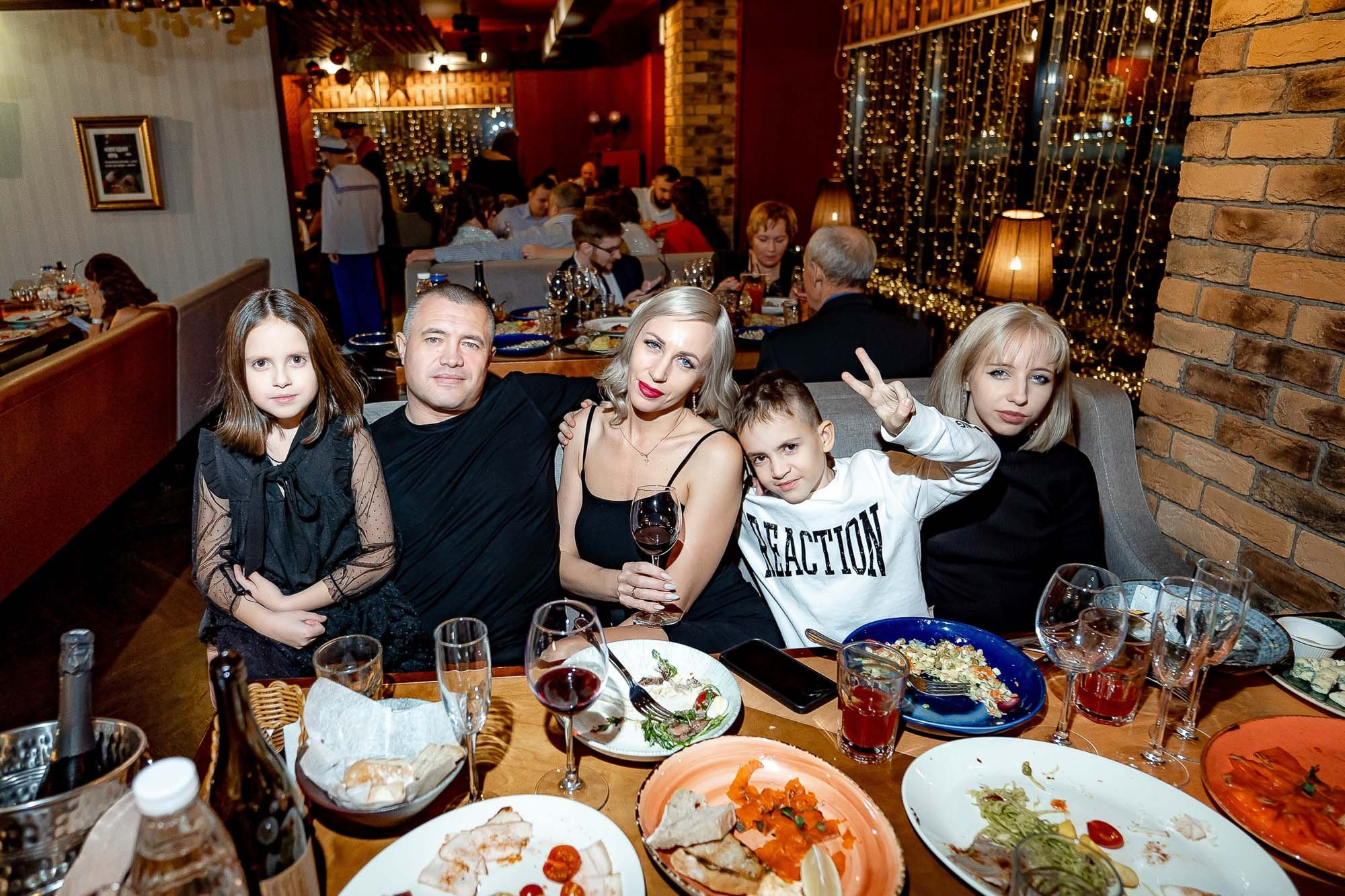 Новый год 2024 в Peoples. Сергей Кошкин. Репортажная и ивент-фотография в Сургуте