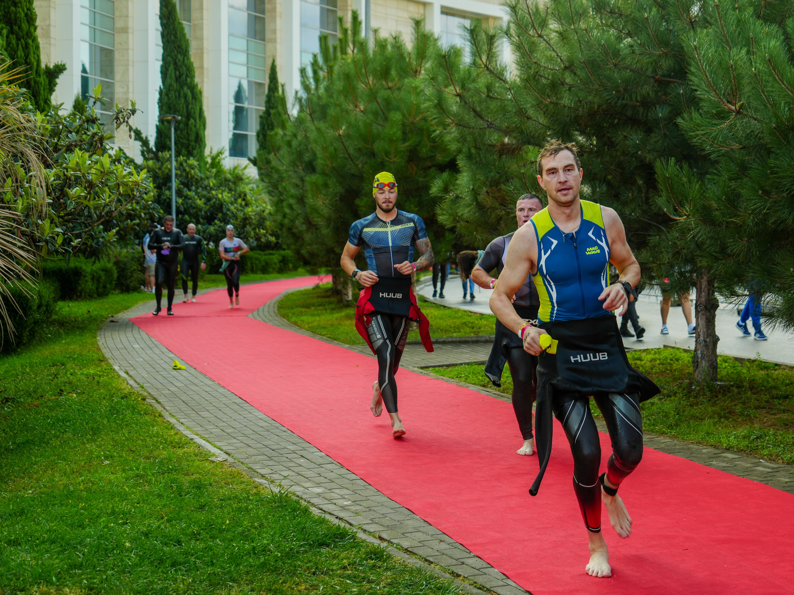 Фотоотчет партнерской интеграции для компании TELE2 на фестивале Ironstar. Репортажный фотограф в Красной Поляне и Сочи Павлюченко Екатерина