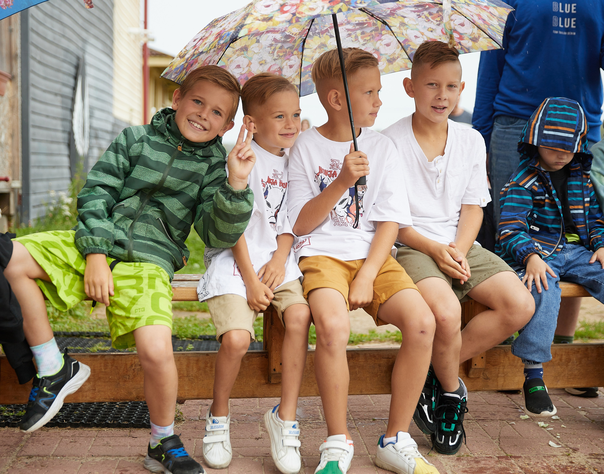 Краски Холи и пенная вечеринки. Главная