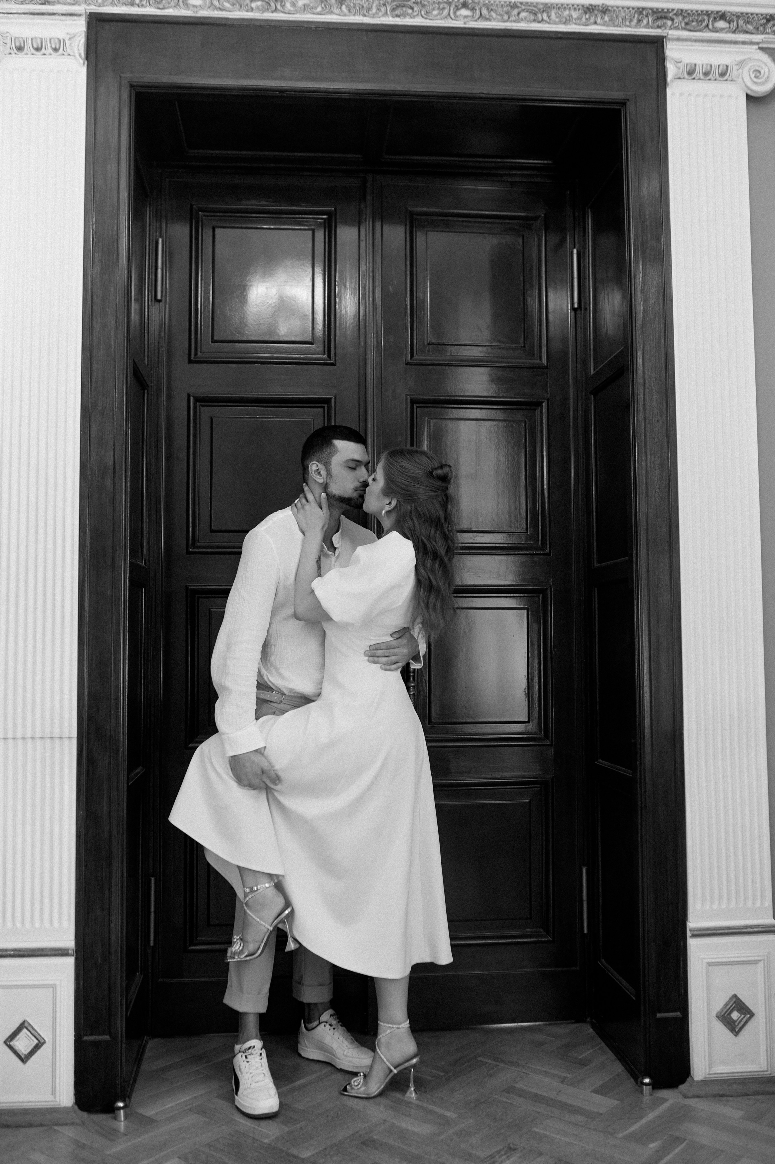 Свадебная Фотосессия в Грибоедовском загсе. Сестры Карабаза. Фотографы и ретушеры в Москве и Санкт-Петербурге