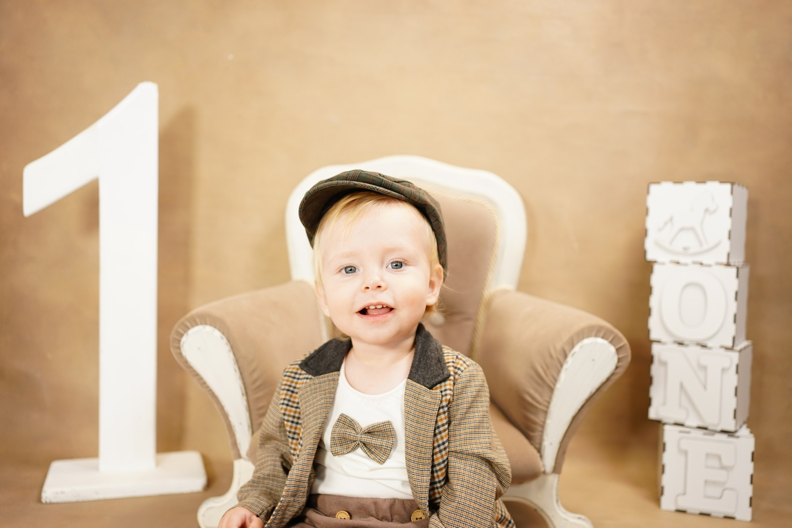 Фотозоны на ХОЛСТЕ. Детская Фотостудия ГОДОВАСИКИ в Санкт-Петербурге фотосесия на годик