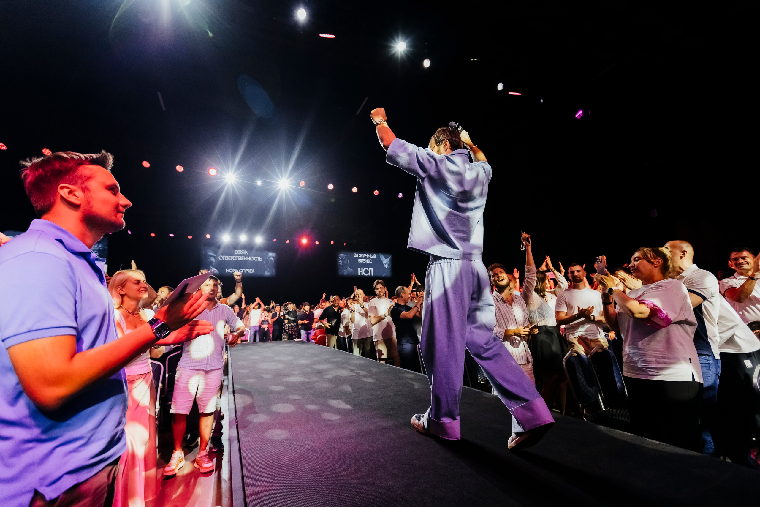 Михаил Гребенюк НСП. Репортажный, event, концертный и backstage фотограф из Москвы Виталий Кривцов
