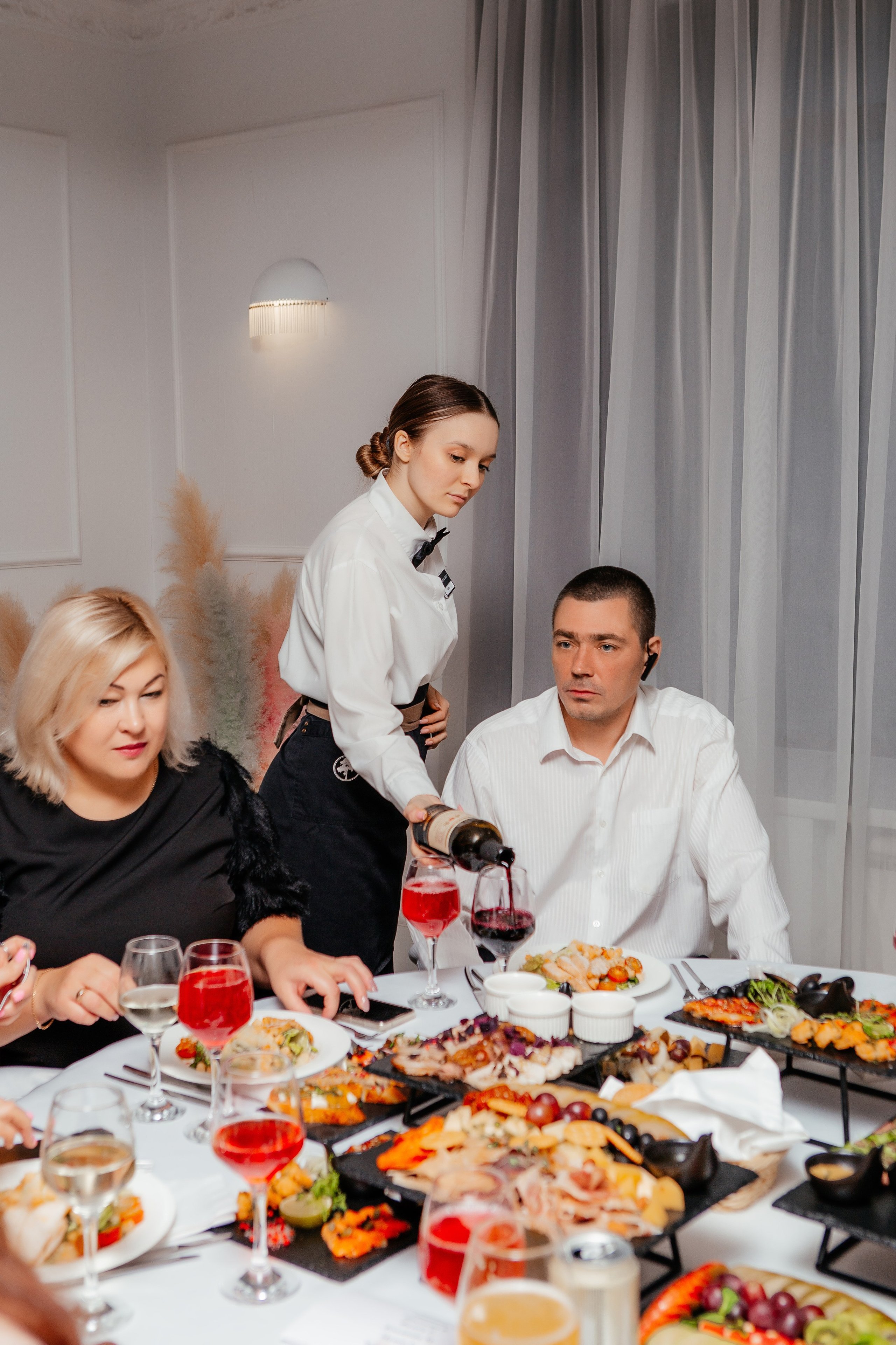 Юбилей стоматологии. Контент фотограф, съемка для маркетплейсов, фуд съемка и репортажи в Новосибирске Ралия Галеева