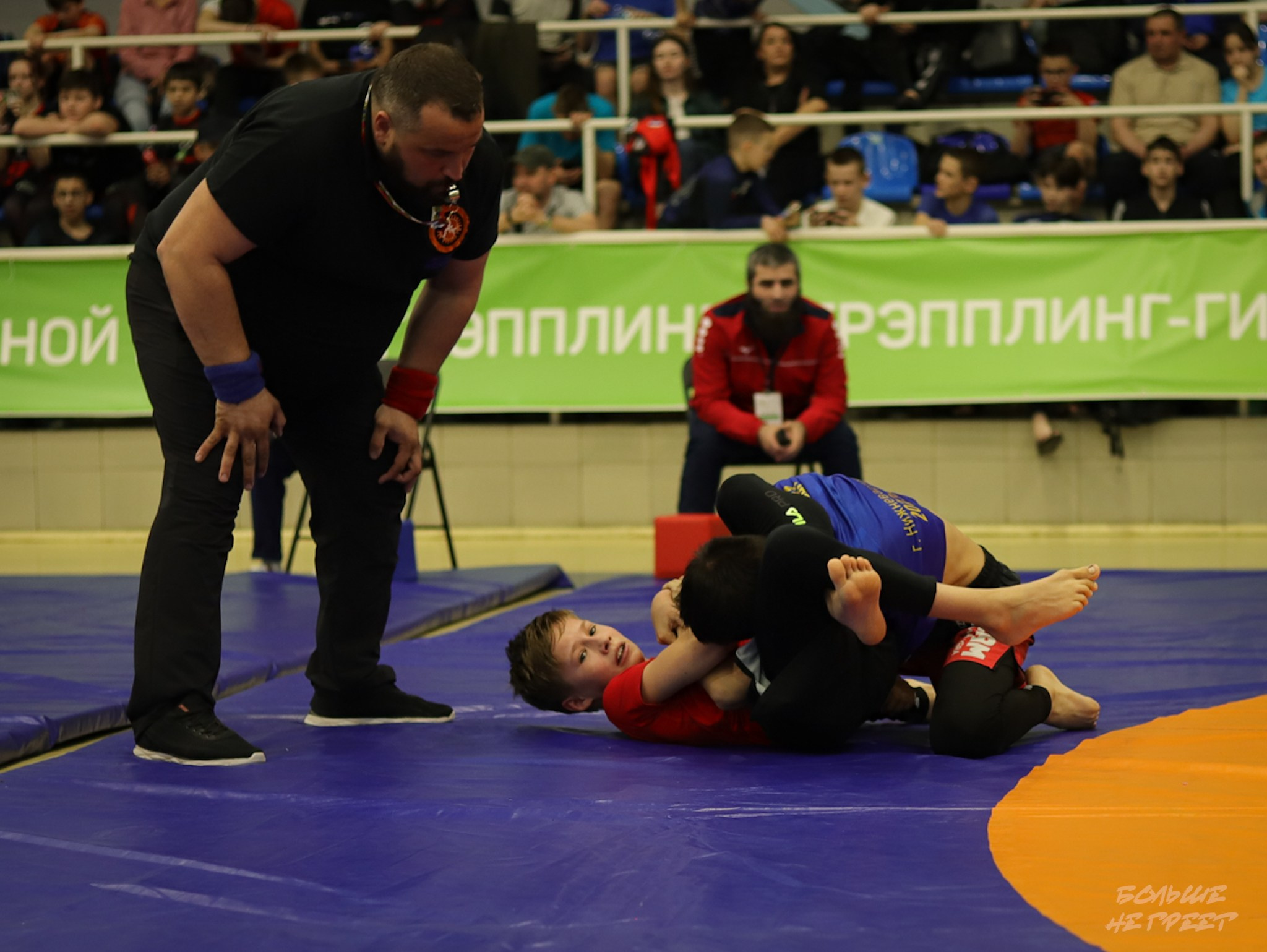 ПЕРВЕНСТВО УРФО ПО СПОРТИВНОЙ БОРЬБЕ ГРЭППЛИНГ И ГРЭППЛИНГ-ГИ. Больше не греет