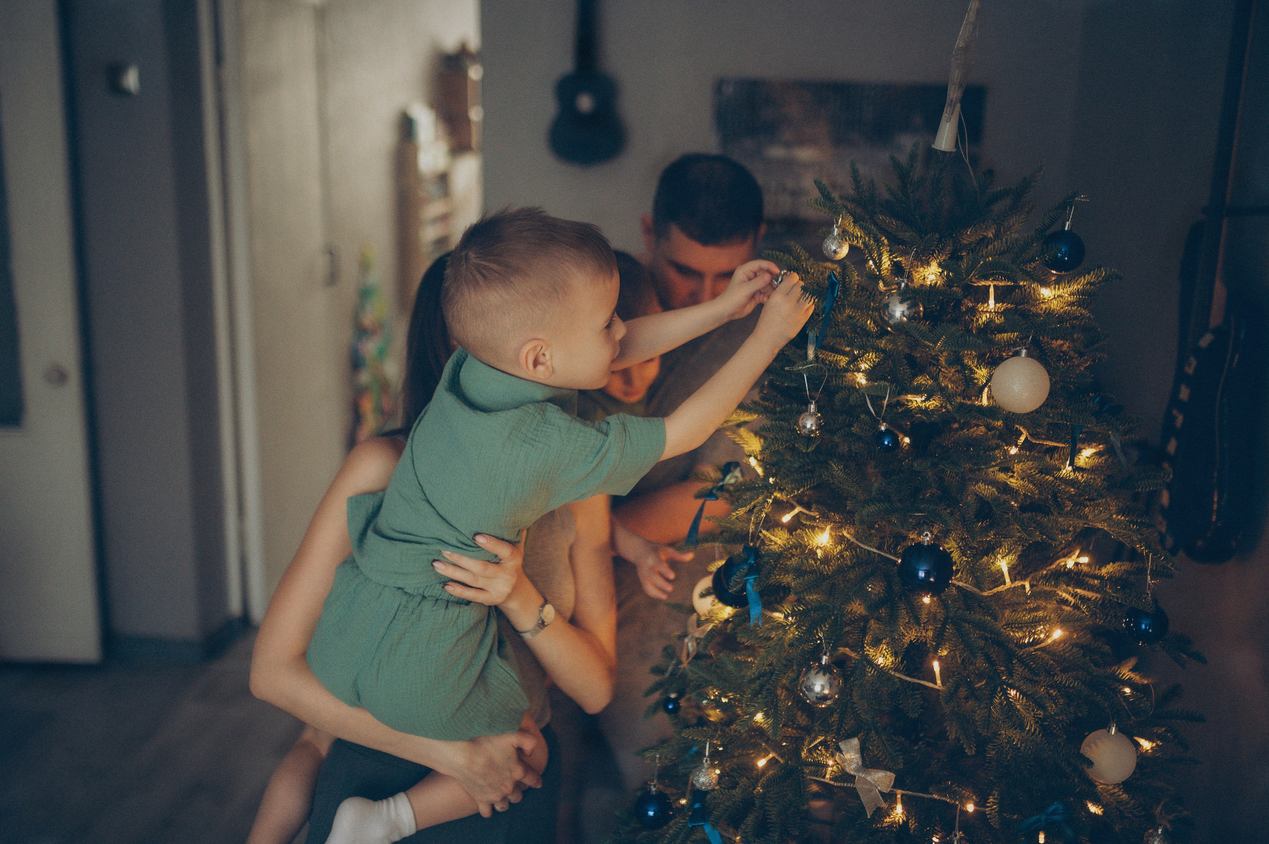 Миша и Тимофей (новогодняя домашняя). Фотограф, г. Лесной Свердловской области