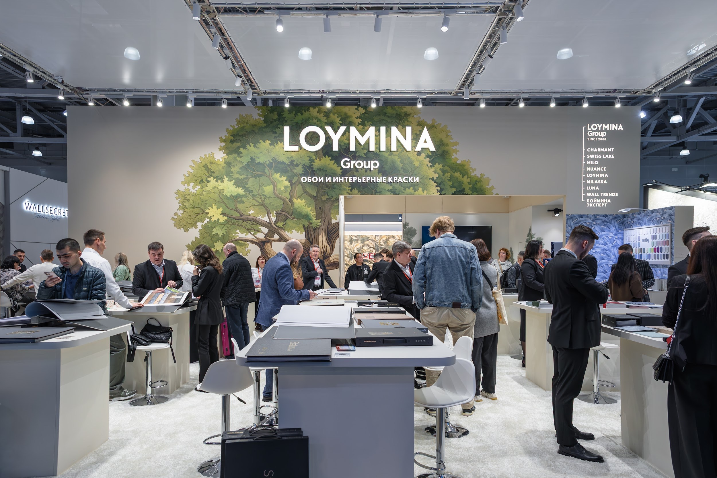 LOYMINA Group на 30-й юбилейной Международной строительно-интерьерной выставке MosBuild 2025. L. Deco интерьерный салон. Краски/обои/лепной декор