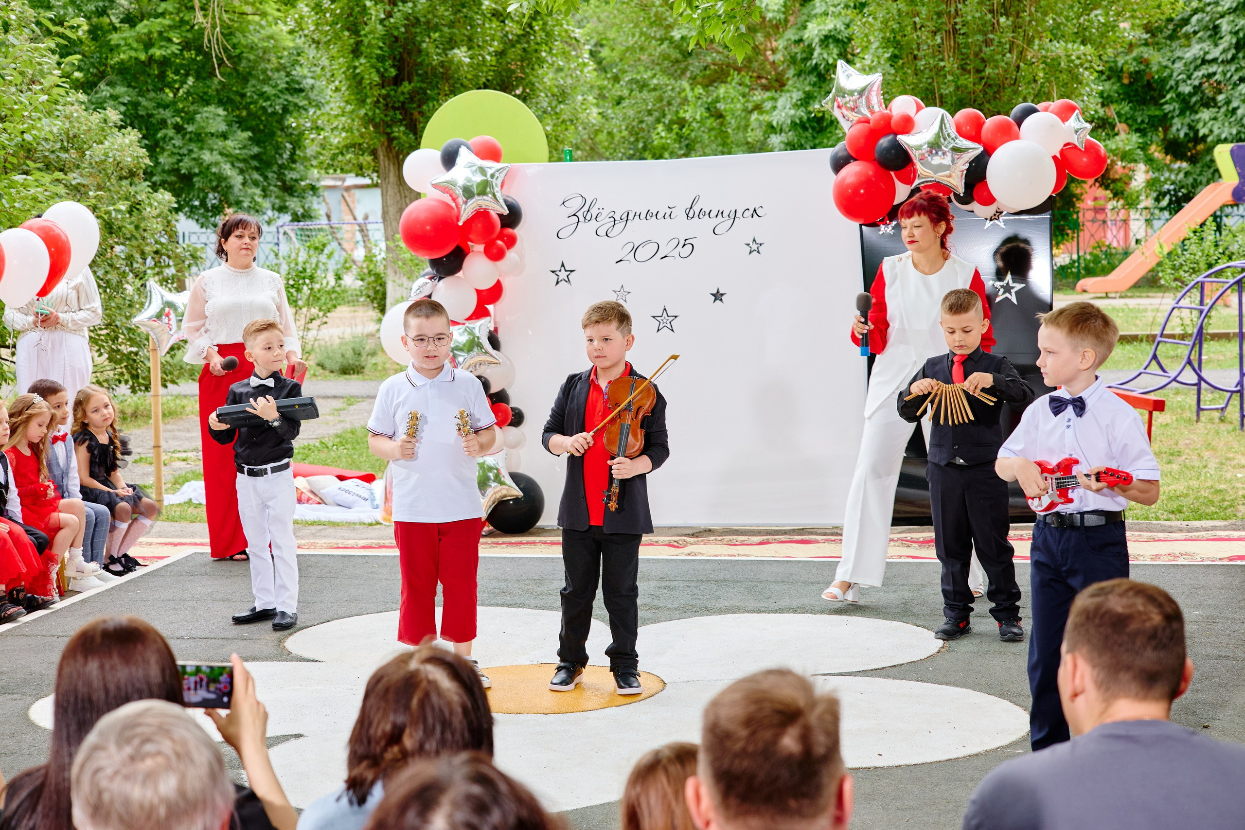 Выпускной 45 сад. Фотограф Выпускные альбомы Таганрог Сергей Коробченко