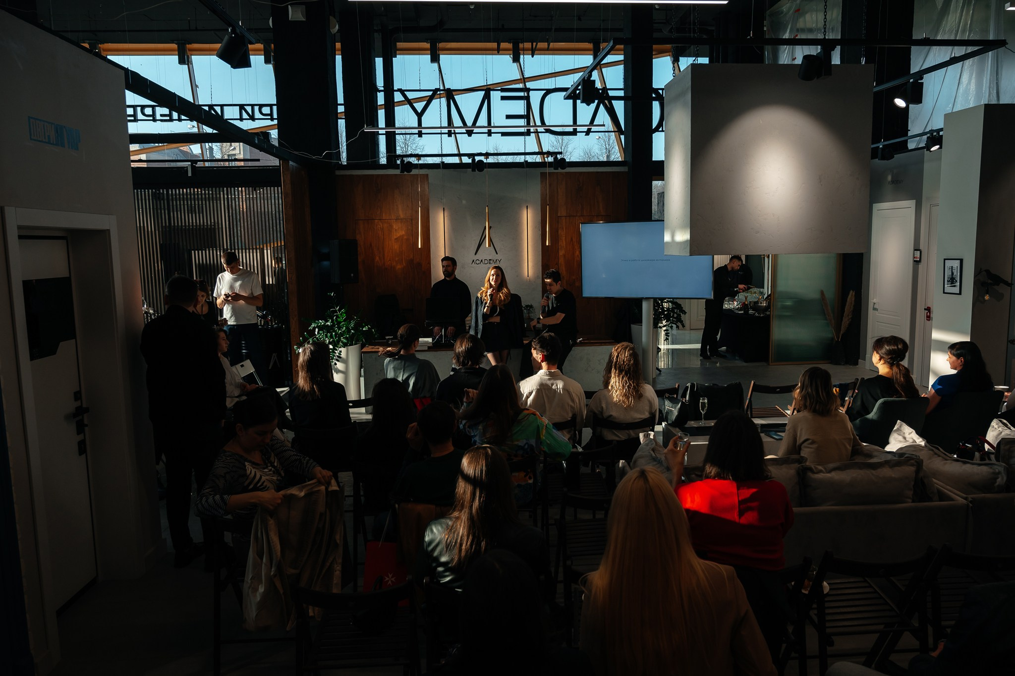 Выступление дизайнера в Academy. Свадебный и семейный фотограф из Санкт-Петербурга Климов Анатолий