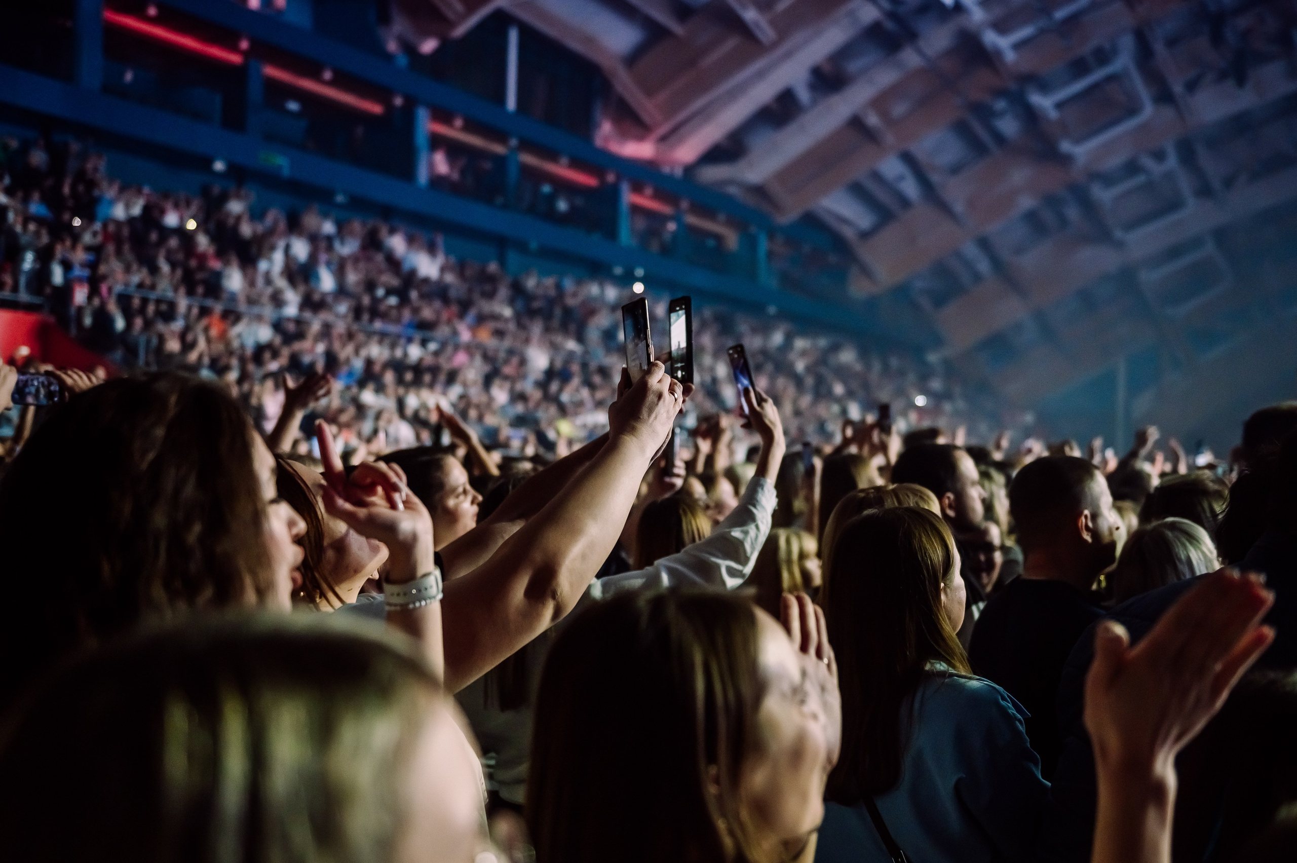 Руки вверх в Ледовом Дворце 15.11.2025. Детский фотограф, семейный фотограф и репортажи в Кемерово