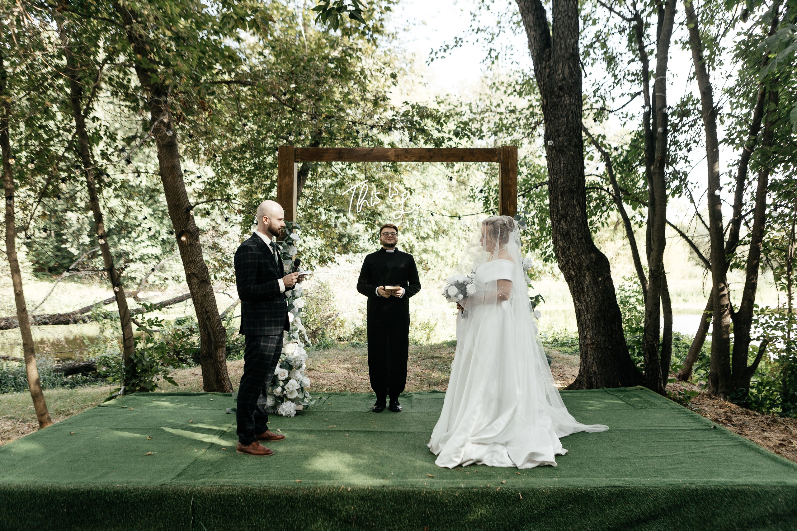 Свадебный фотограф Уфа — Руслан ГабдлисламовЖивые эмоции, красивые кадры, воспоминания на всю жизнь.Работаю по всей Республике Башкортоста. Свадебный фотограф Уфа Руслан Габдлисламов