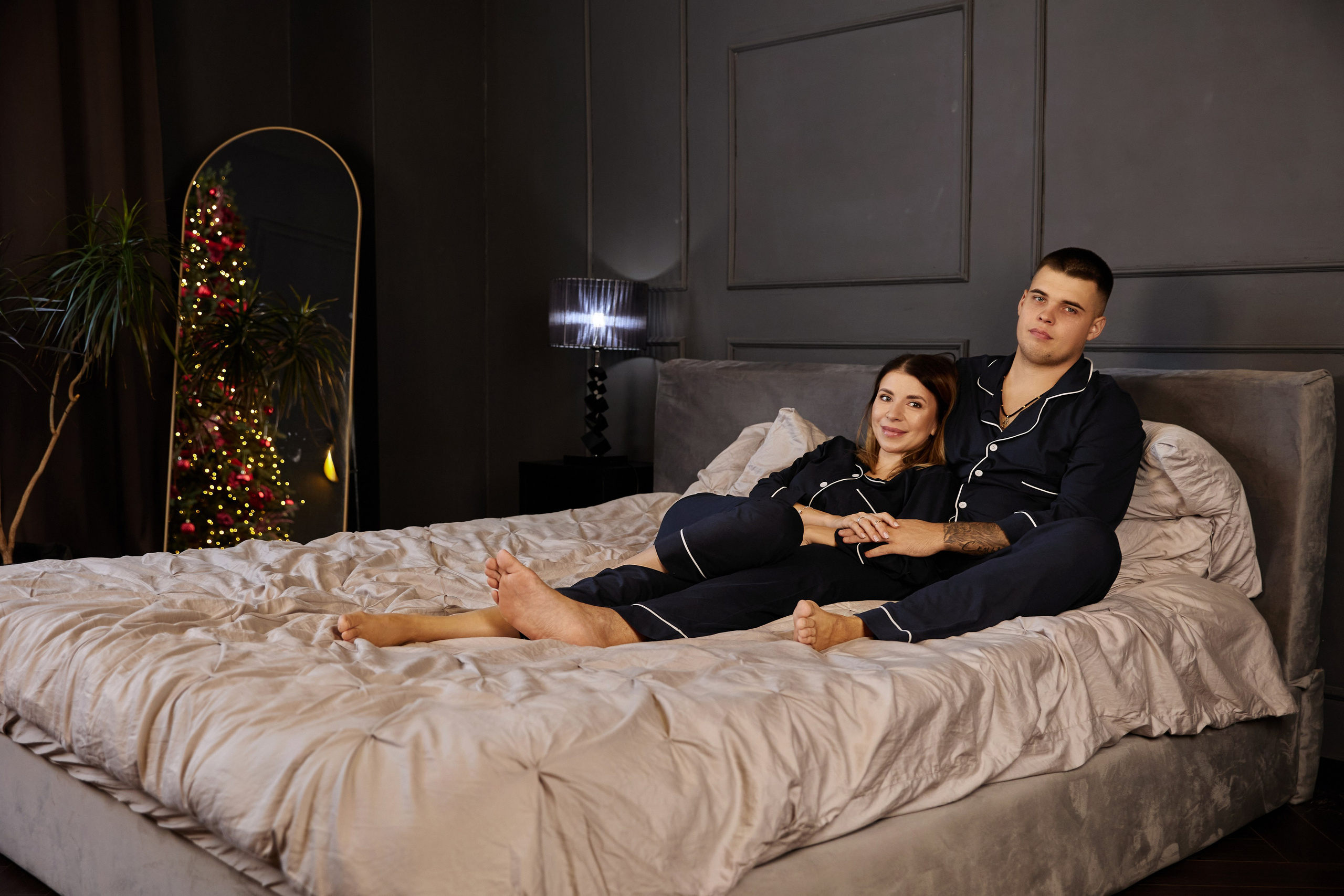 Марина с семьей. Фотограф женского портрета, беременности и материнства Харькова Елена