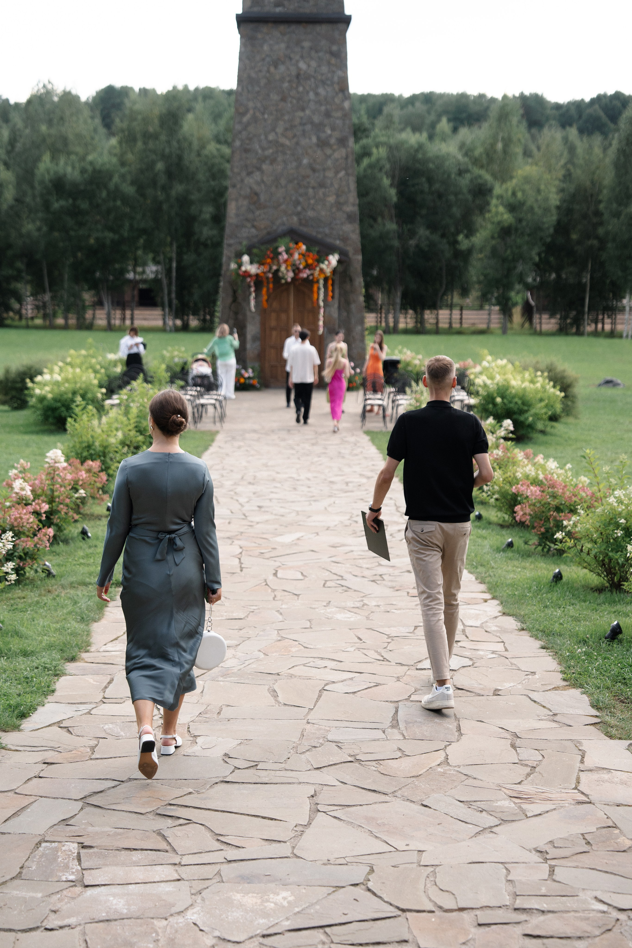 Арина & Иван. Камерная свадьба на природе в стиле в расслабленном стиле. Свадебный фотограф организатор в Санкт-Петербурге Ассоль Опарина