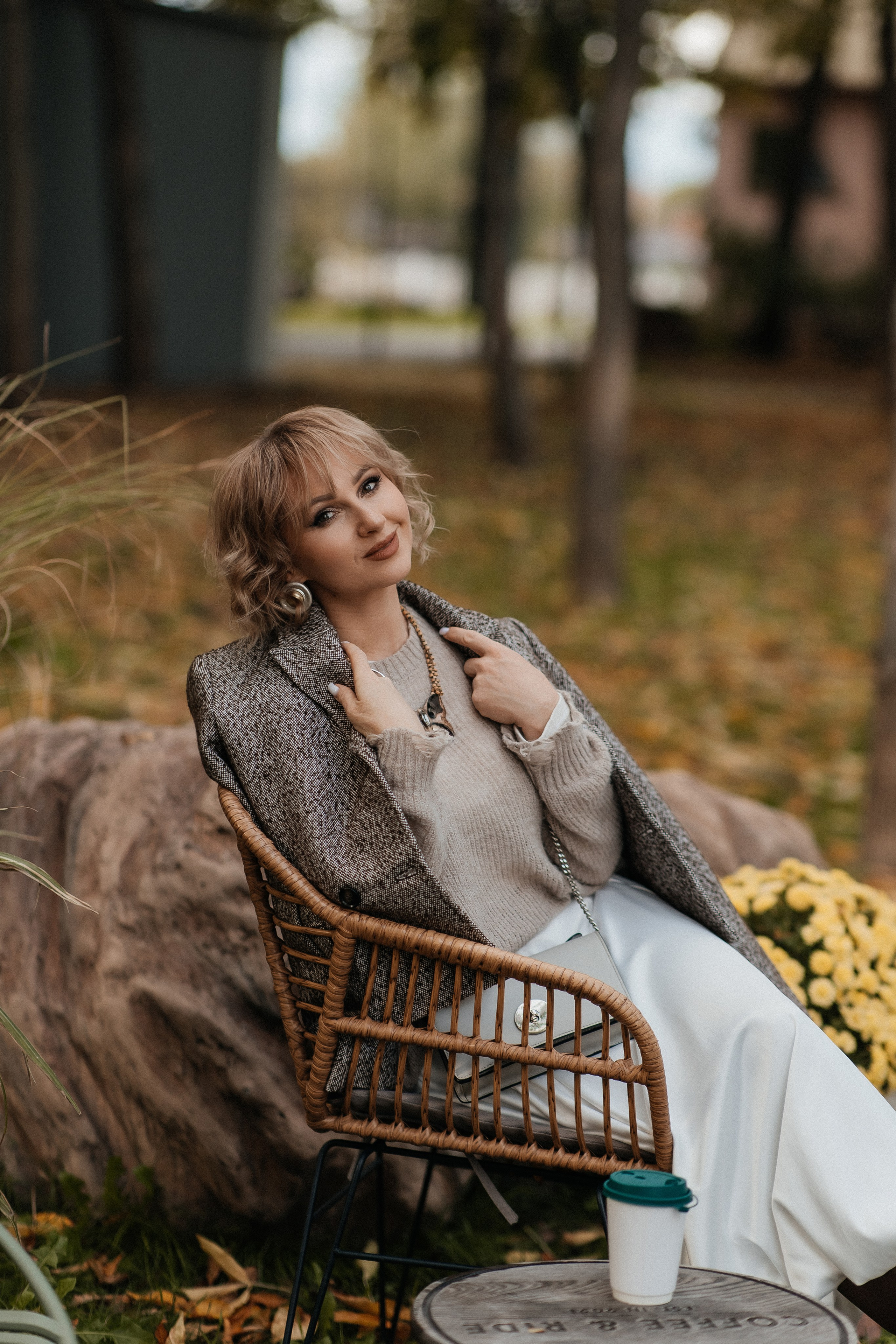 Маша и осень