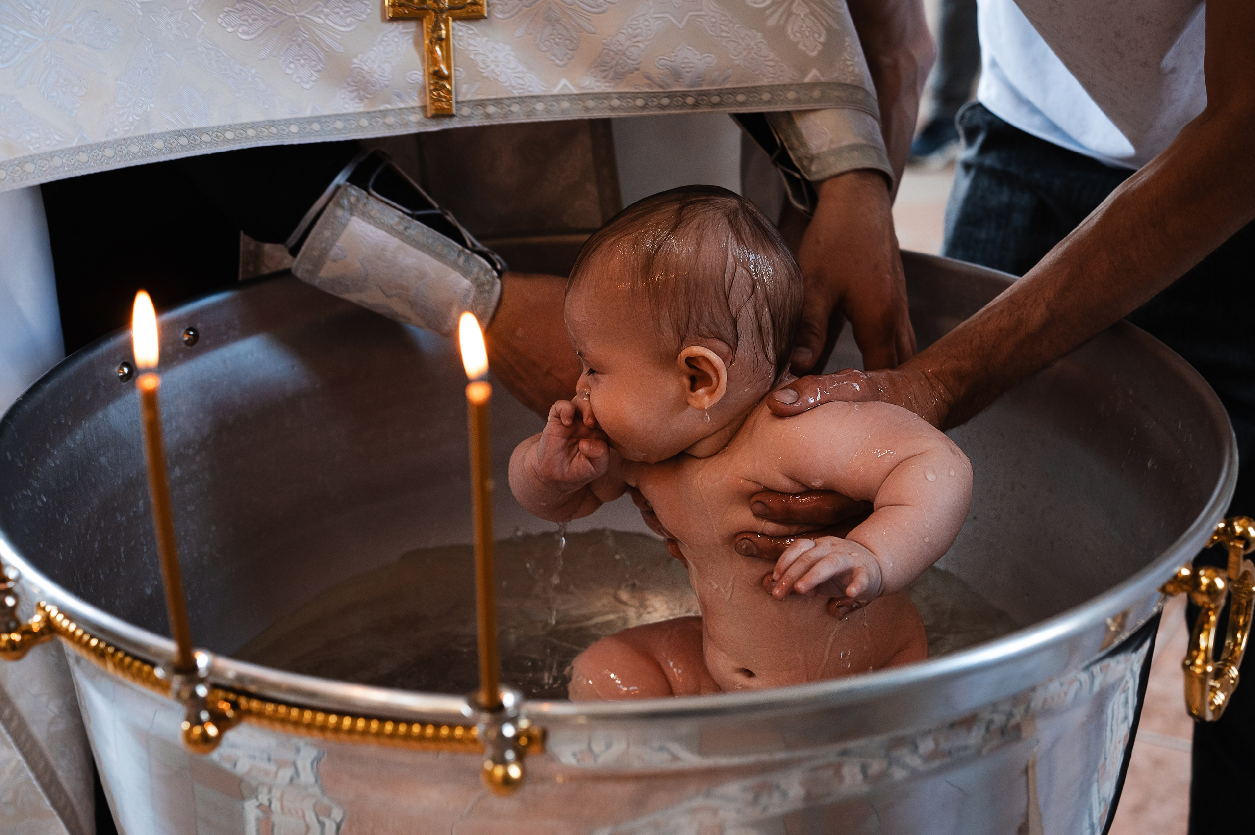 Таинство Крещения Дарьи (Храм Преполовения Пятидесятницы). Фотограф Ярута Оксана / Ростов-на-Дону