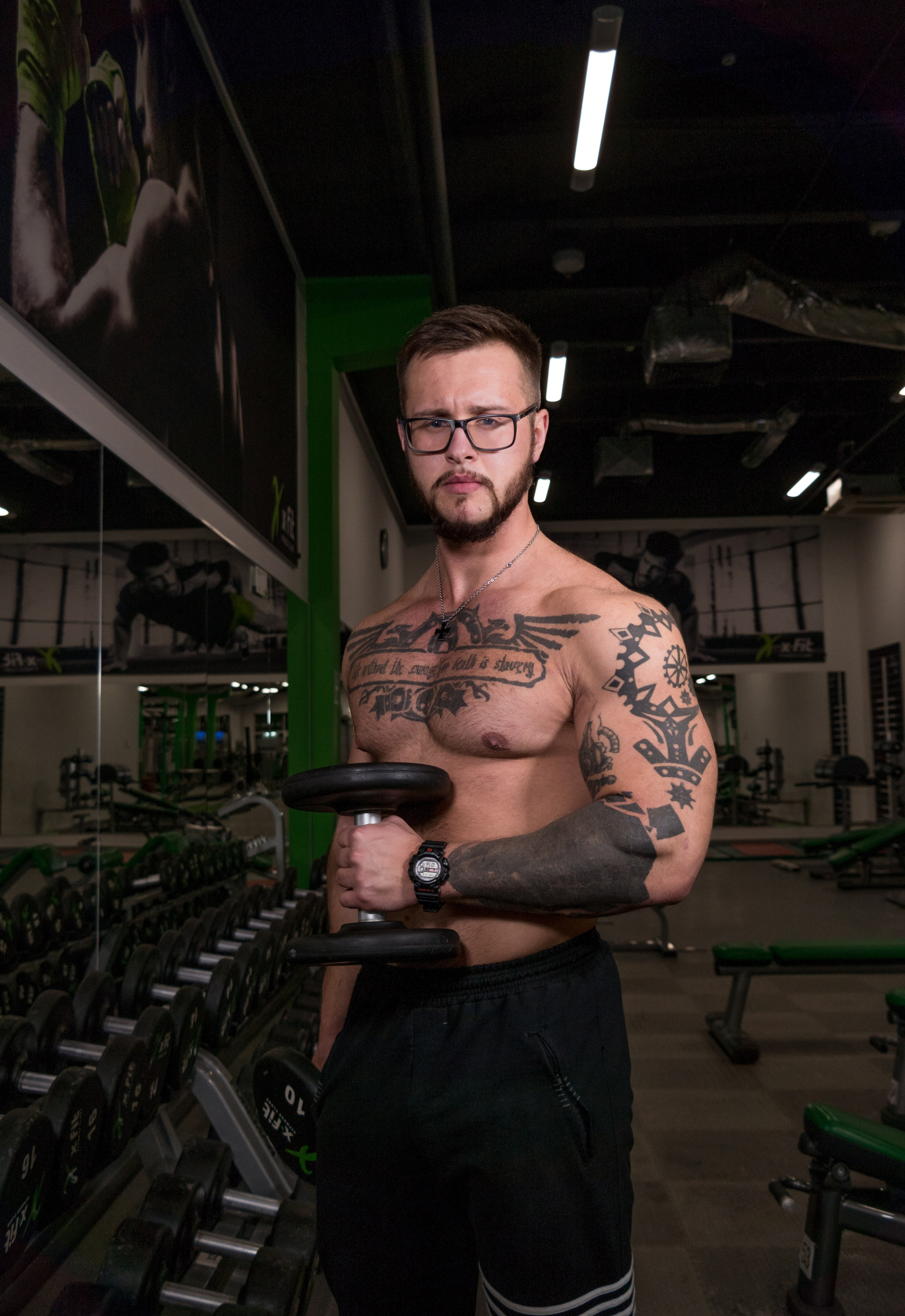 Контент-фотосъемки для экспертов и фитнес тренеров. AI Фотограф Краснодар: мужские и женские фотосессии, стилизация съемки. Нейро-фотосессии онлайн