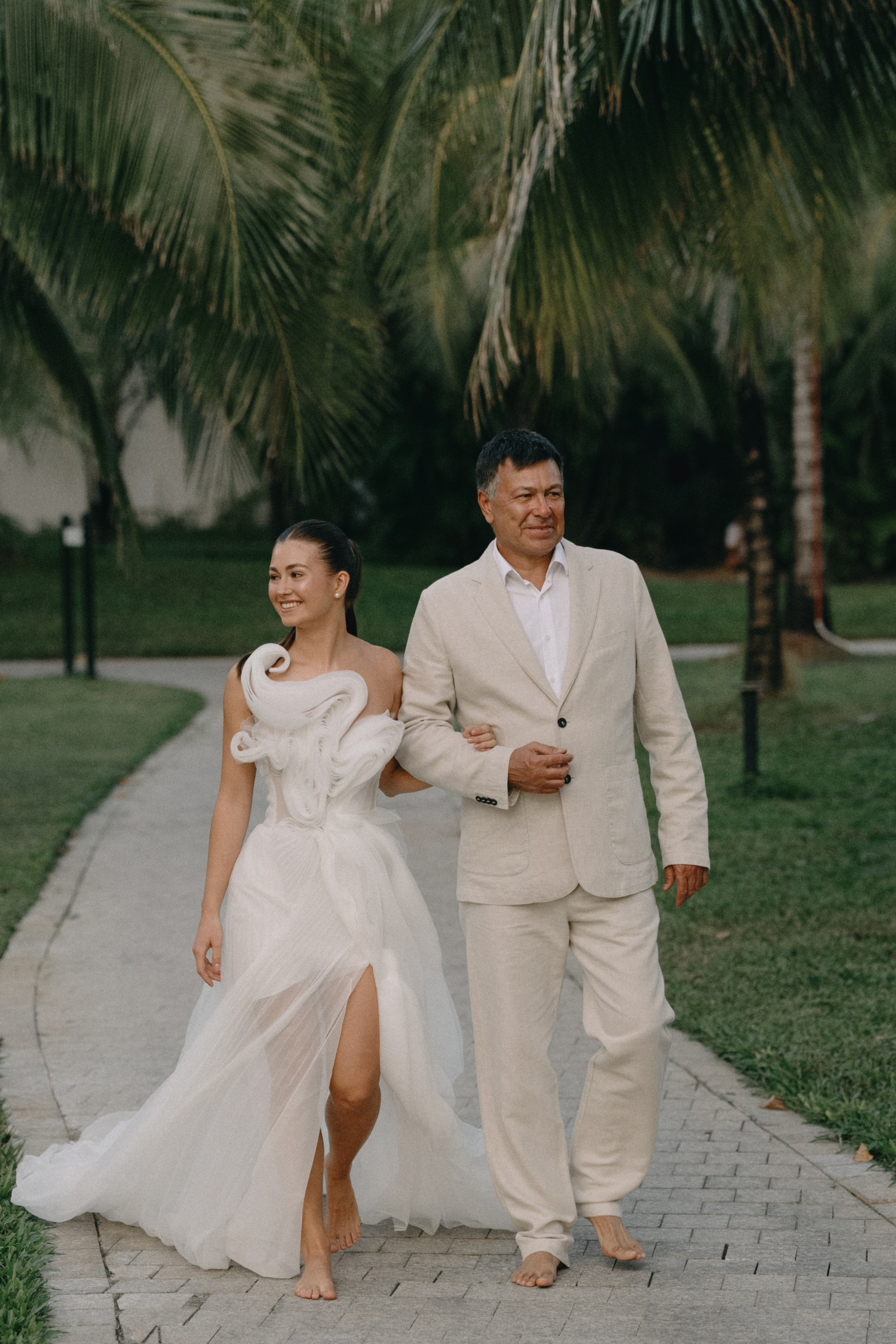 Иван & Анастасия. La Marée wedding agency Свадебное агентство на Фукуоке, Вьетнам — организация свадеб, декор, координация и помощь парам для идеального дня