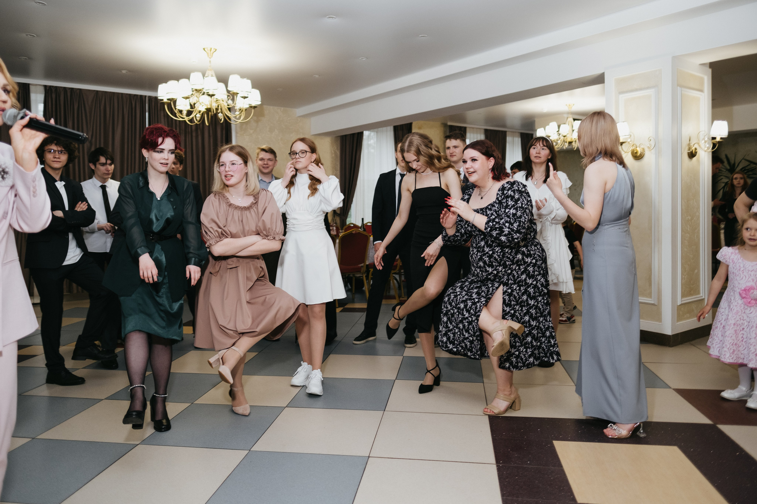 Выпускной 11 класс школы № 30. Свадебный и репортажной фотограф Денис Ожигин в Краснодаре и Краснодарском крае