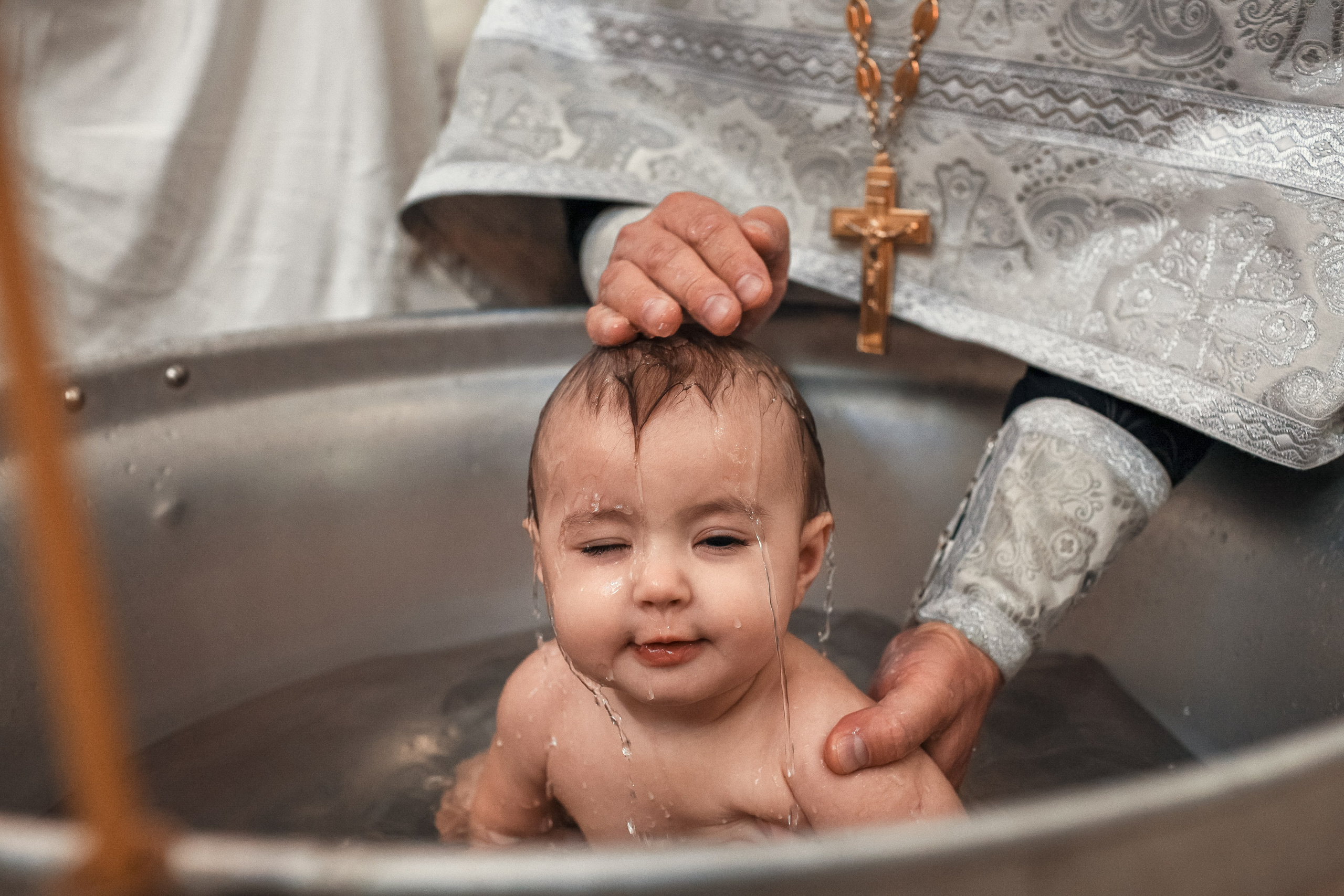 Крещение в Храме Даниила Московского Метрогородке. Профессиональный фотограф в Москве и Мо Мария Шантарёва