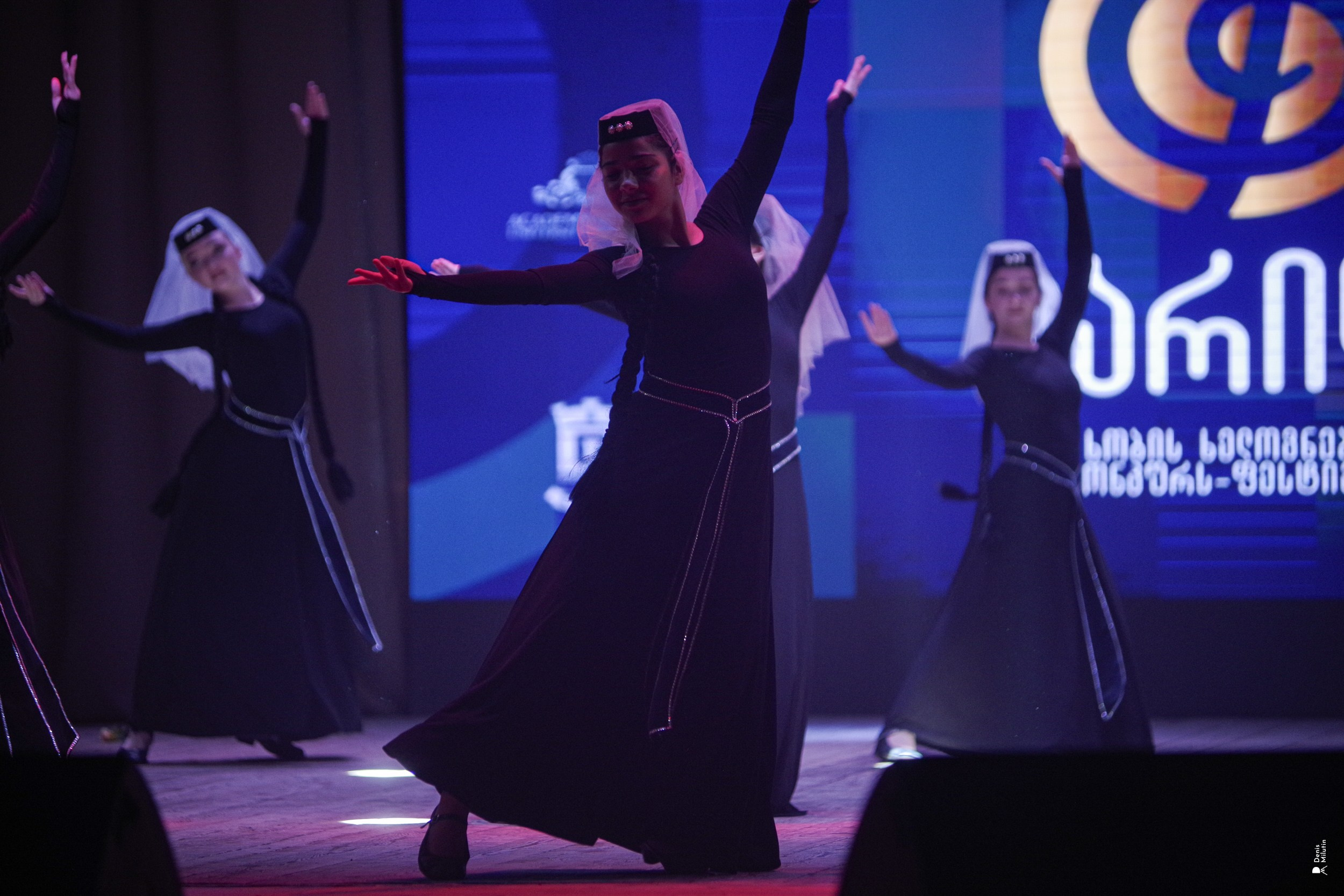 Танцы в Хоби. Портретный фотограф Денис Милютин