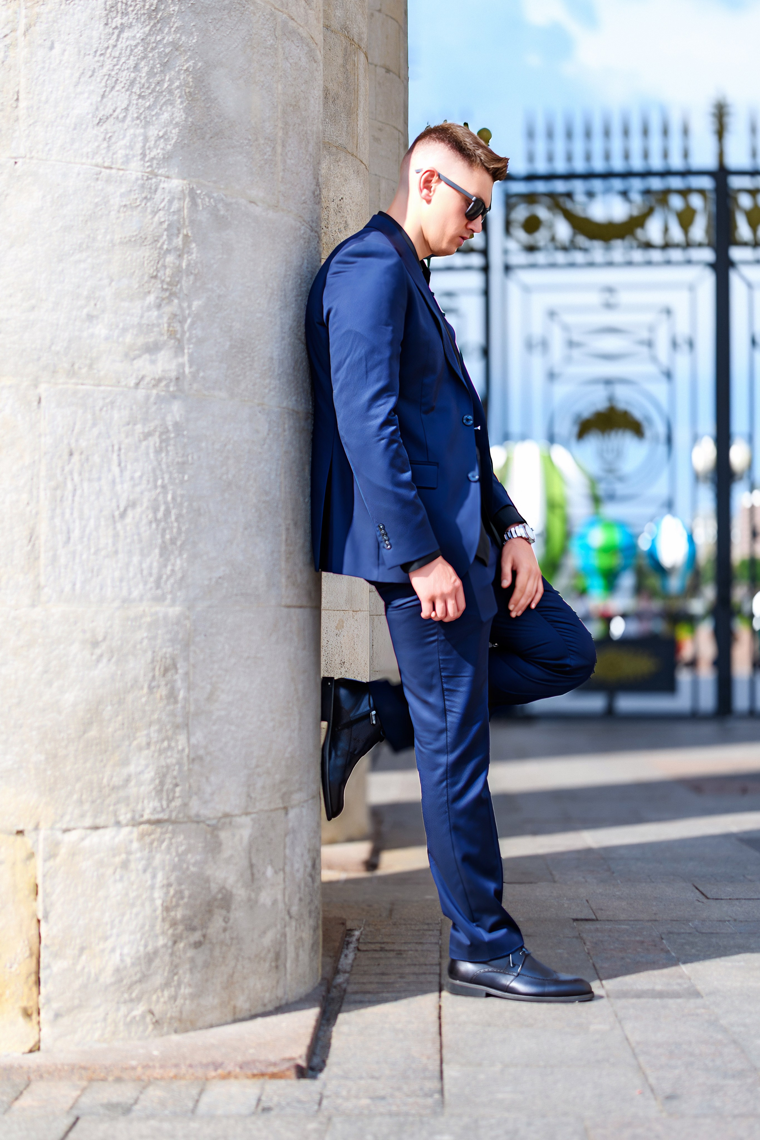 Фото идеи для фотосессии девушки и парня на улице в Москве