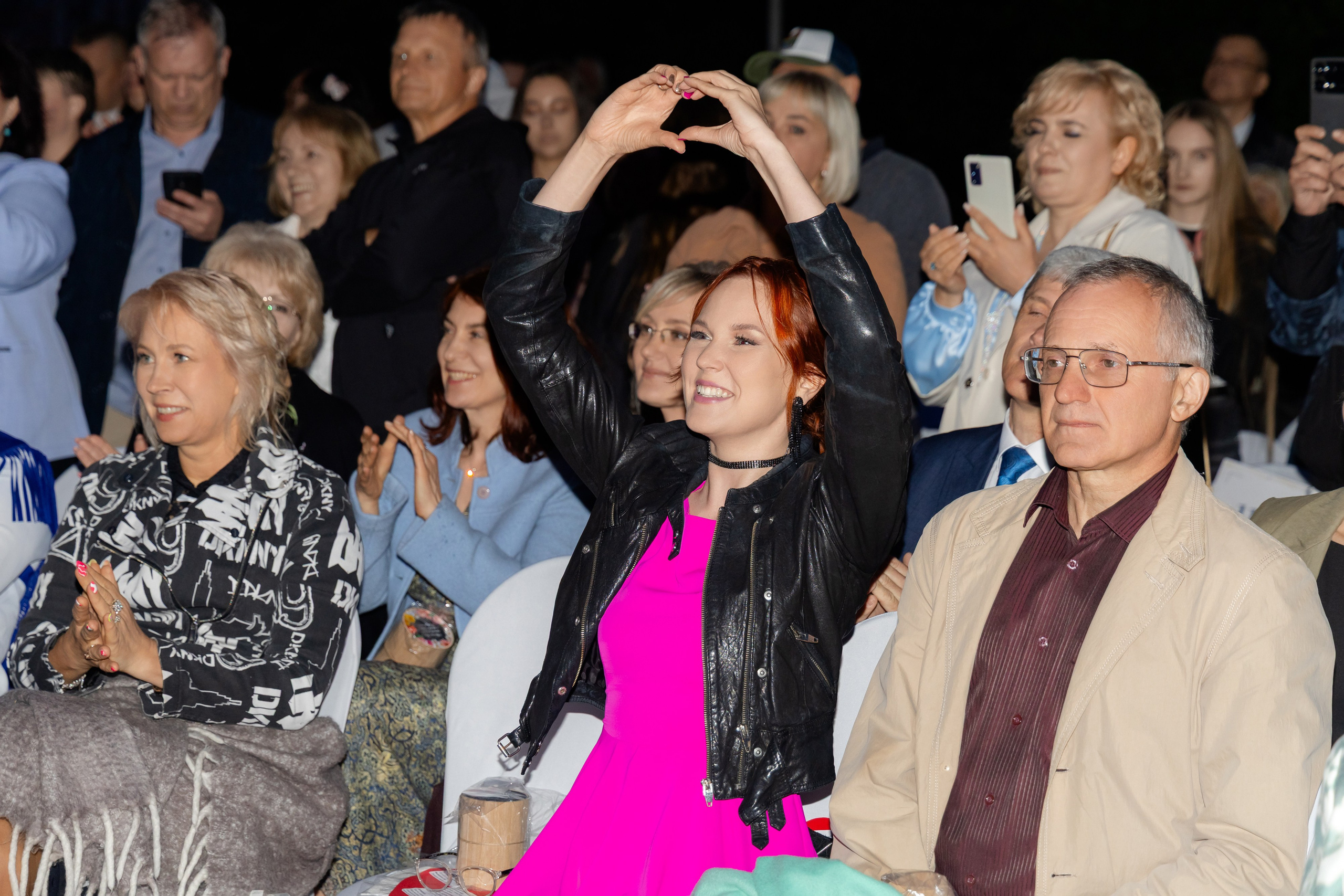 Школьный выпускной 2025 год в Минске, Беларуси. Свадебный фотограф в Минске/Беларуси Сергей Спиридонов