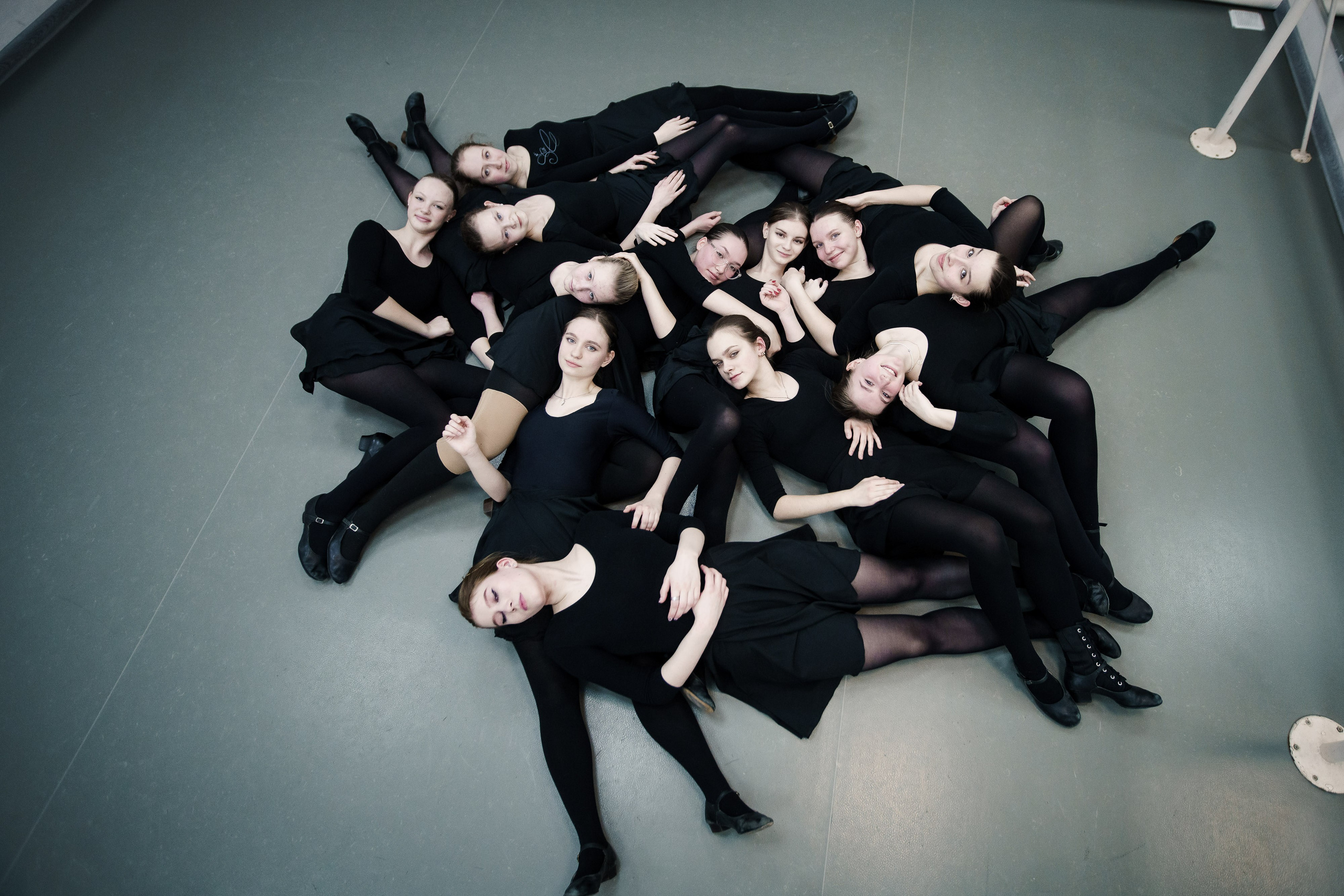 Ярилица — тренировка коллектива в зале. Репортажный фотограф Сергей Сажин г. Ярославль