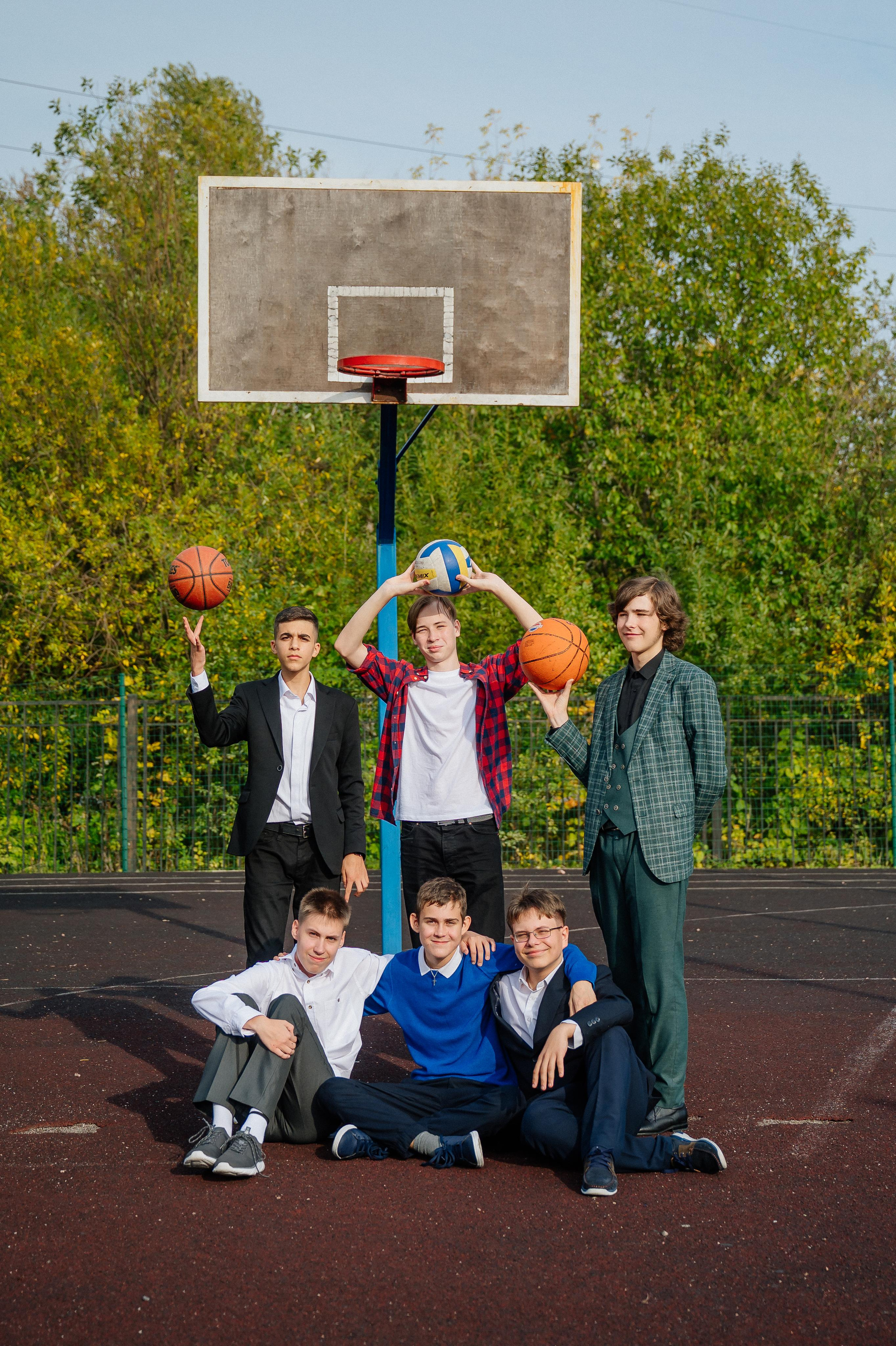 Фотосъемки для школьных альбомов. Выпускные альбомы. Съемка в школах и детских садах