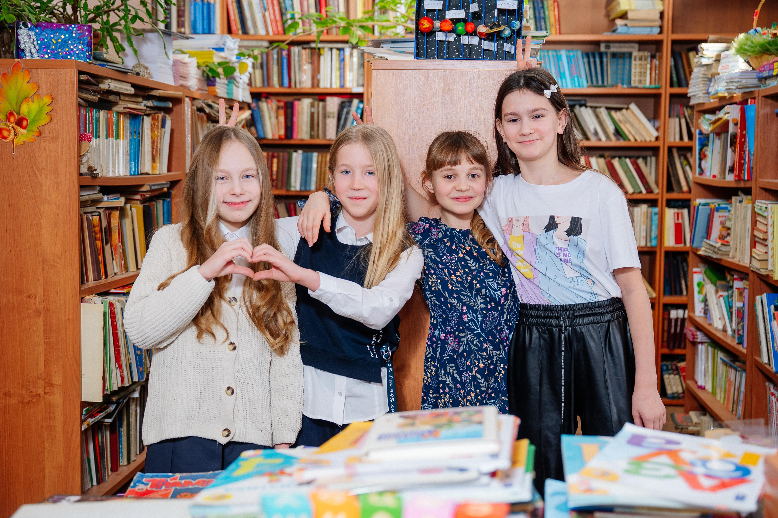 Фотосъемки для школьных альбомов. Выпускные альбомы. Съемка в школах и детских садах