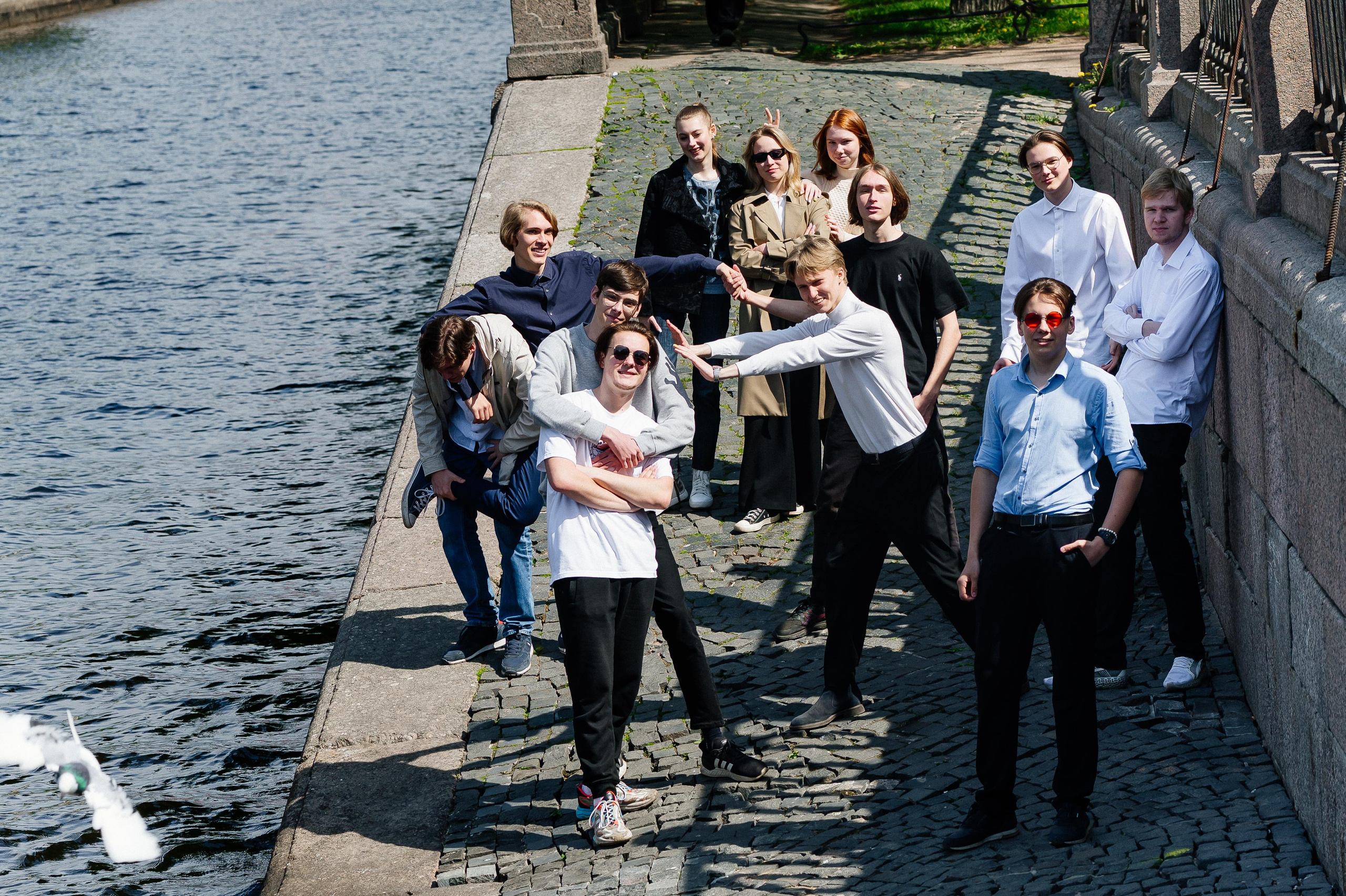 Фотосъемки для школьных альбомов. Выпускные альбомы. Съемка в школах и детских садах