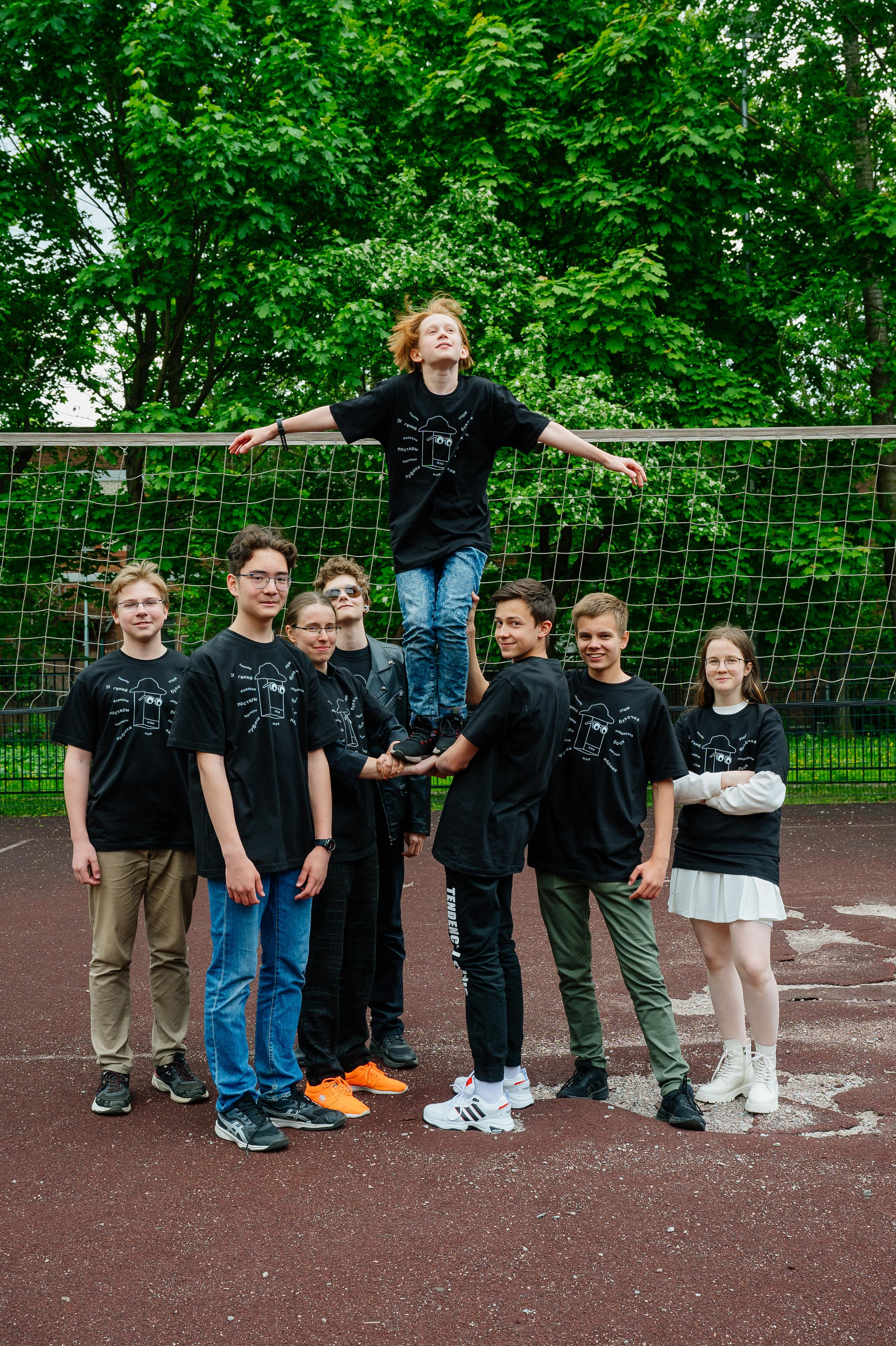 Фотосъемки для школьных альбомов. Выпускные альбомы. Съемка в школах и детских садах