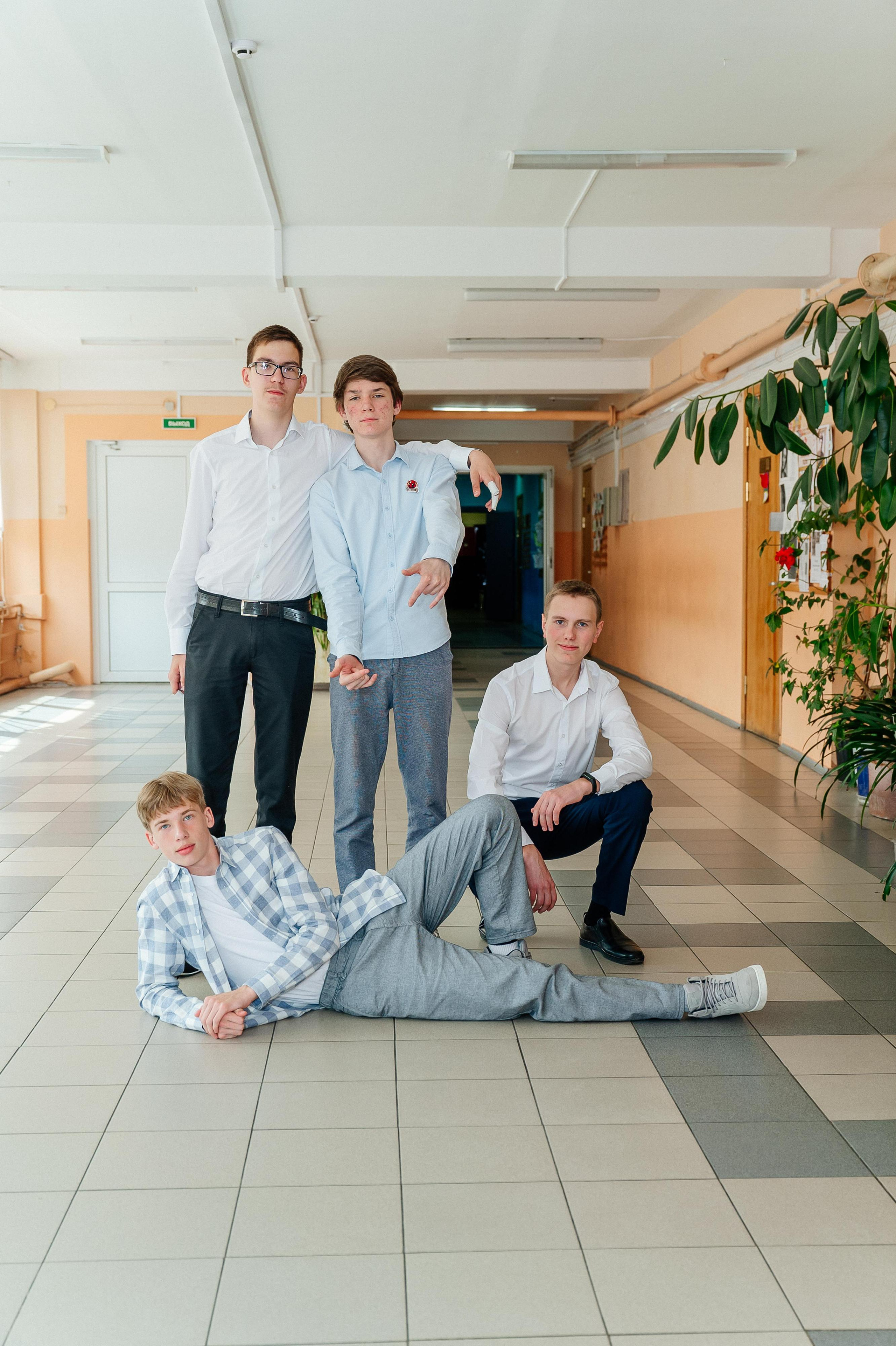 Фотосъемки для школьных альбомов. Выпускные альбомы. Съемка в школах и детских садах