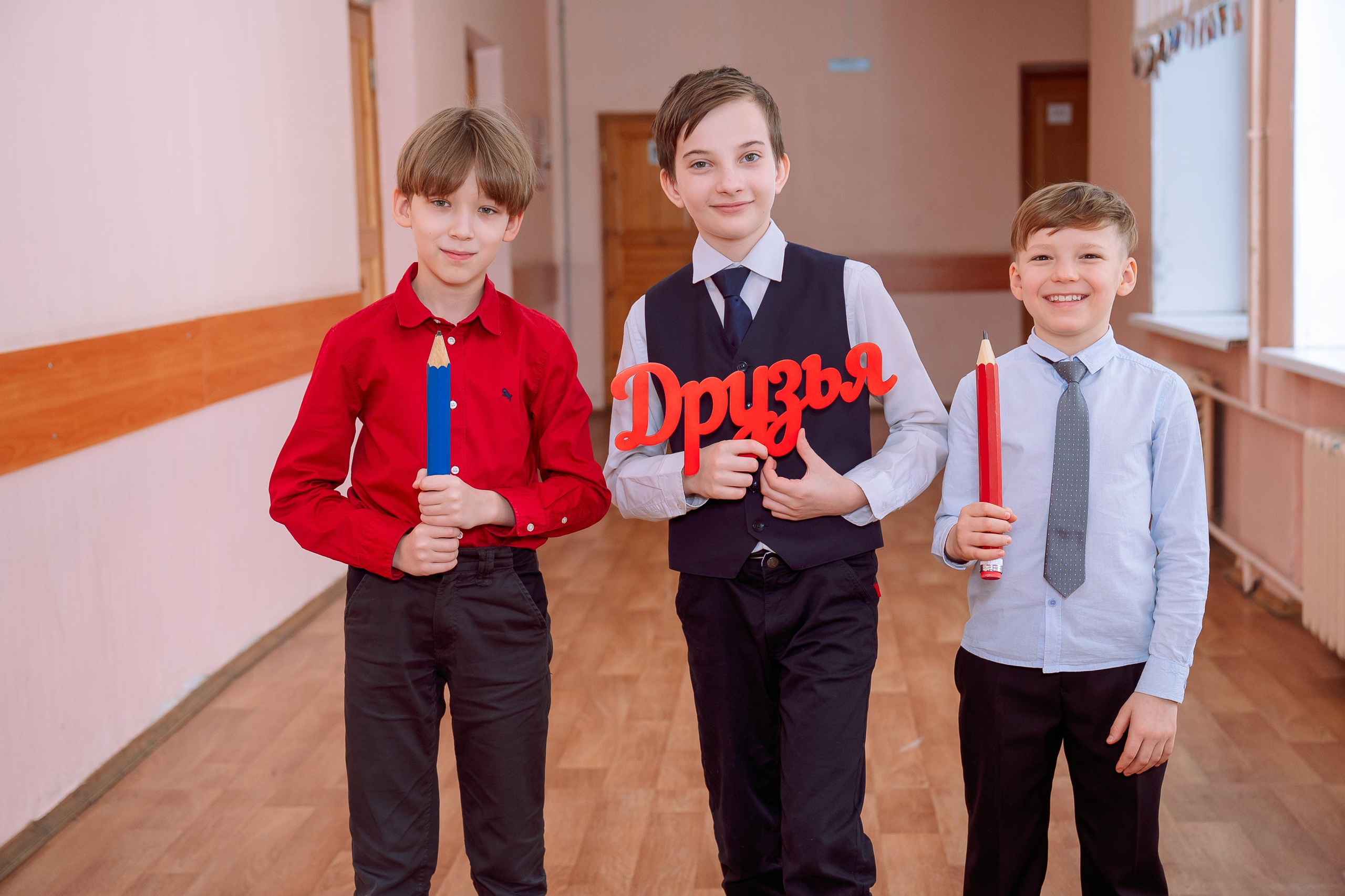 Фотосъемки для школьных альбомов. Выпускные альбомы. Съемка в школах и детских садах