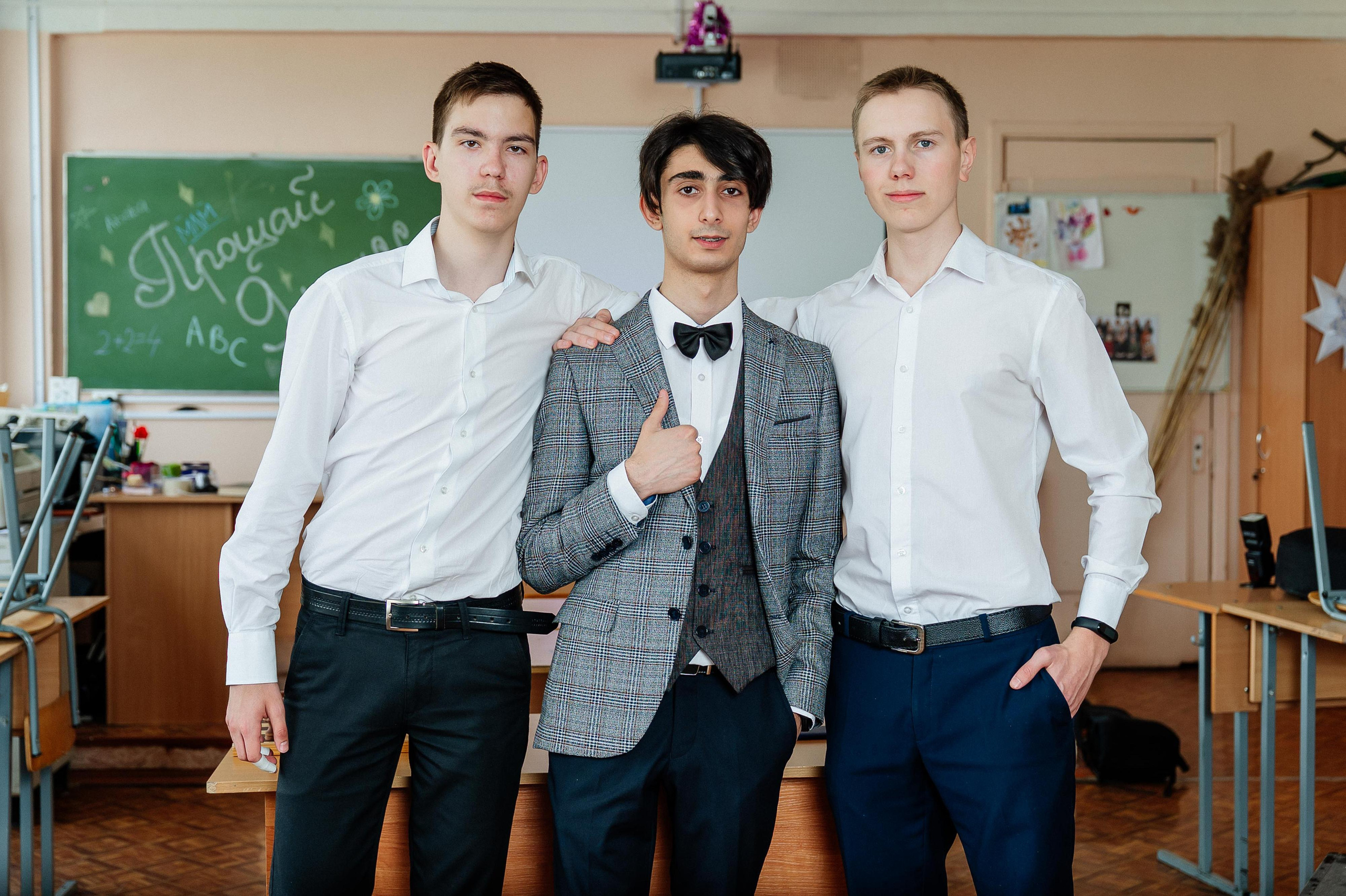 Фотосъемки для школьных альбомов. Выпускные альбомы. Съемка в школах и детских садах