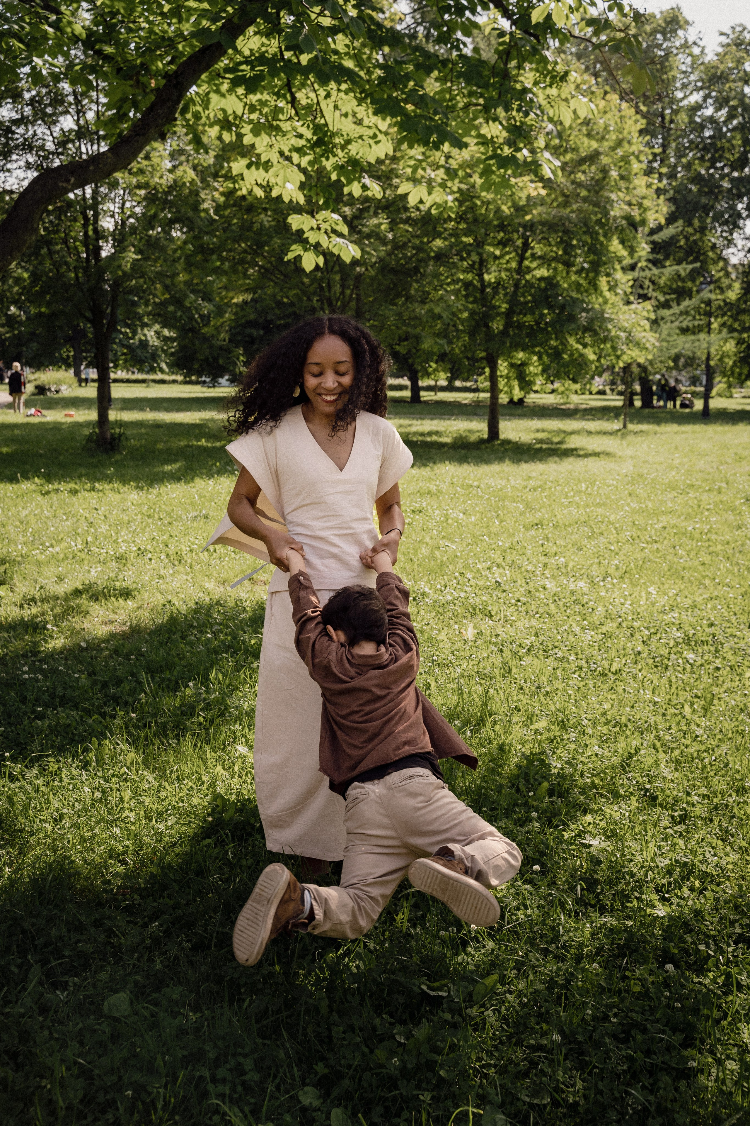 Лида, Даня и Эвелина 🤍 Всех нужнее и дороже, всех доверчивей и строже в этом мире доброта. Лайфстайл фотограф в Санкт-Петербурге — Наташа Шмидт