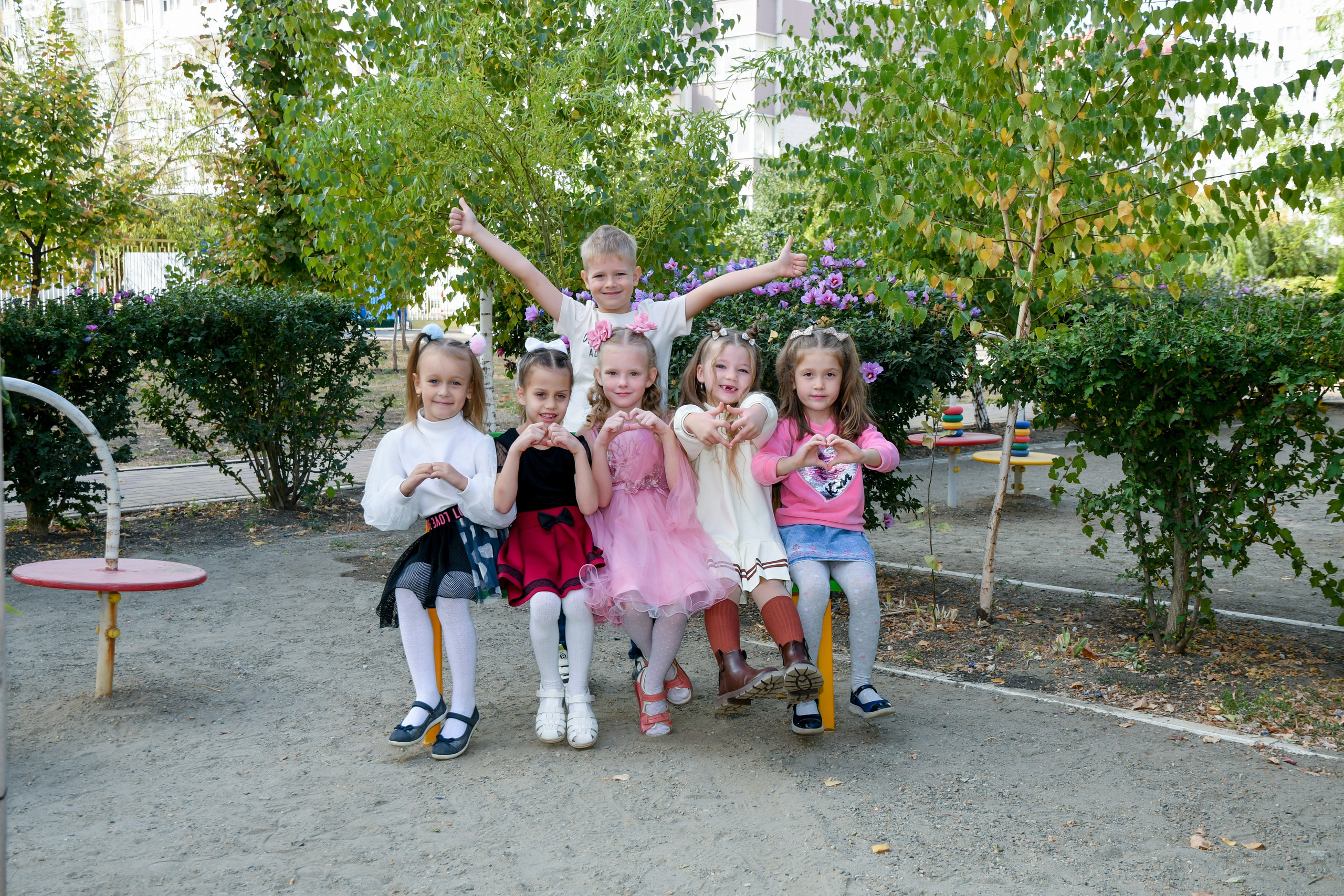 Выпускники на прогулке. Вячеслав Скрипник Фотограф Краснодар