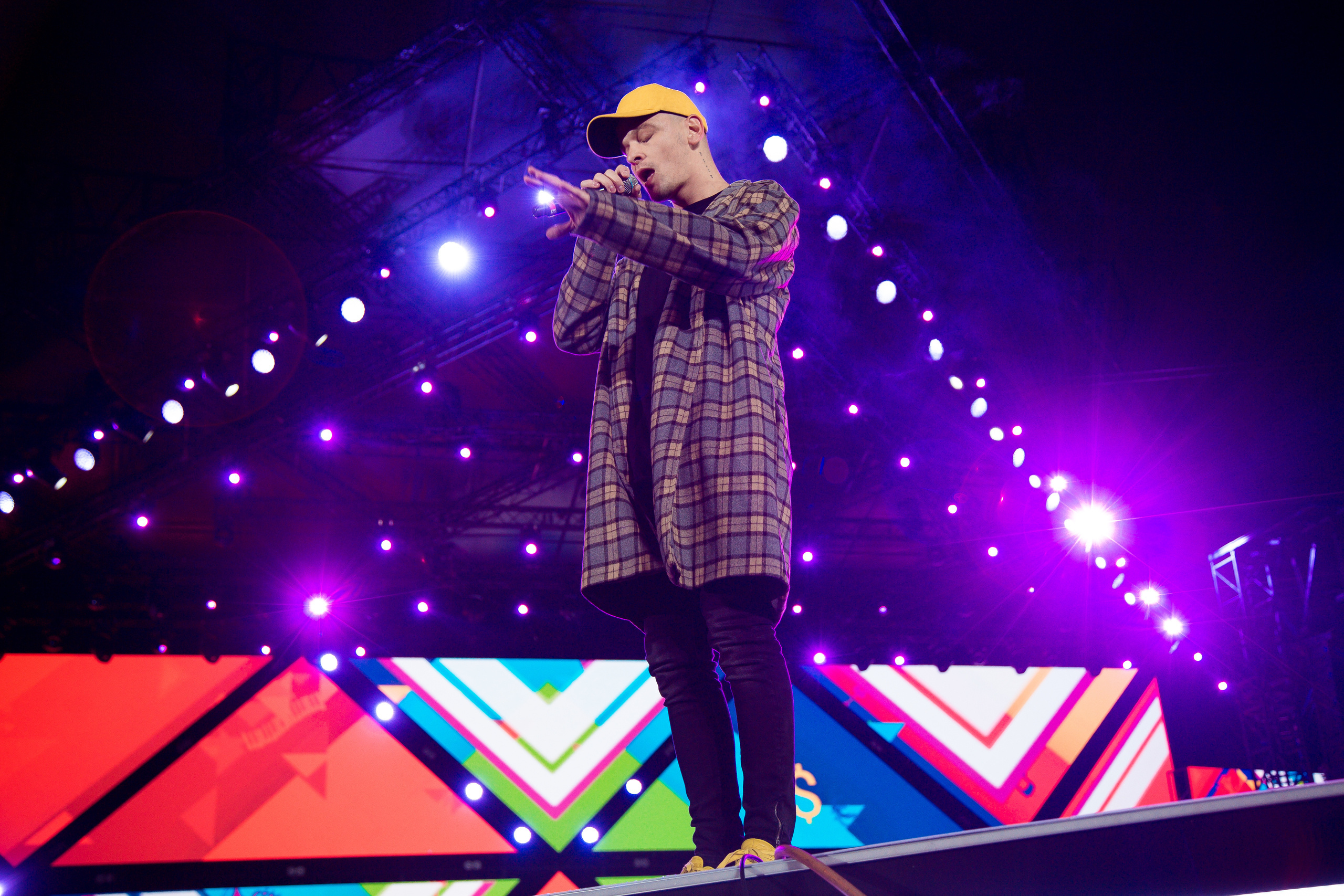 Фестиваль молодежи в Лужниках. Свадебный Семейный Репортажный фотограф в Москве