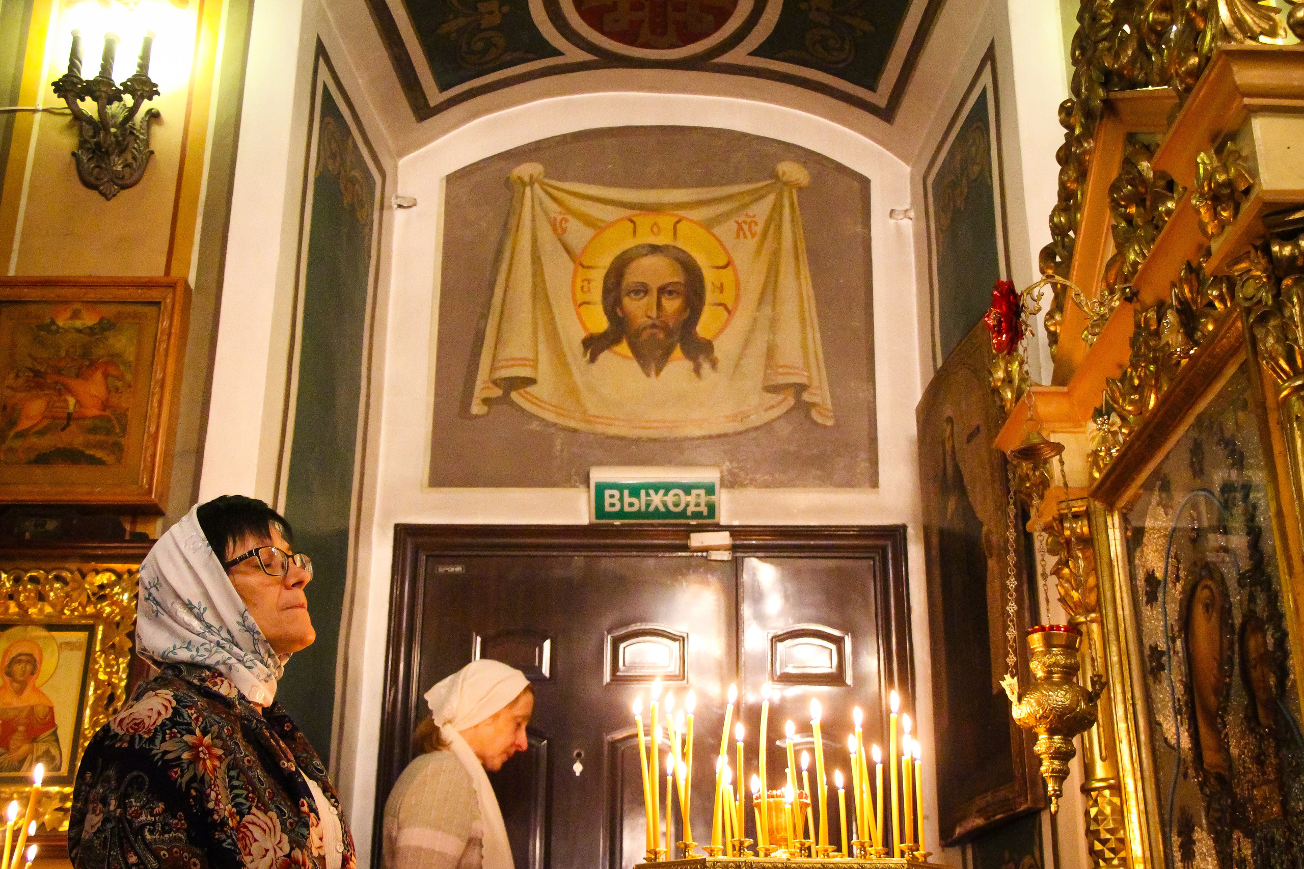 Рождественская литургия в храме Спаса Нерукотворного Образа. Мария Ткаченко. Документальная фотография