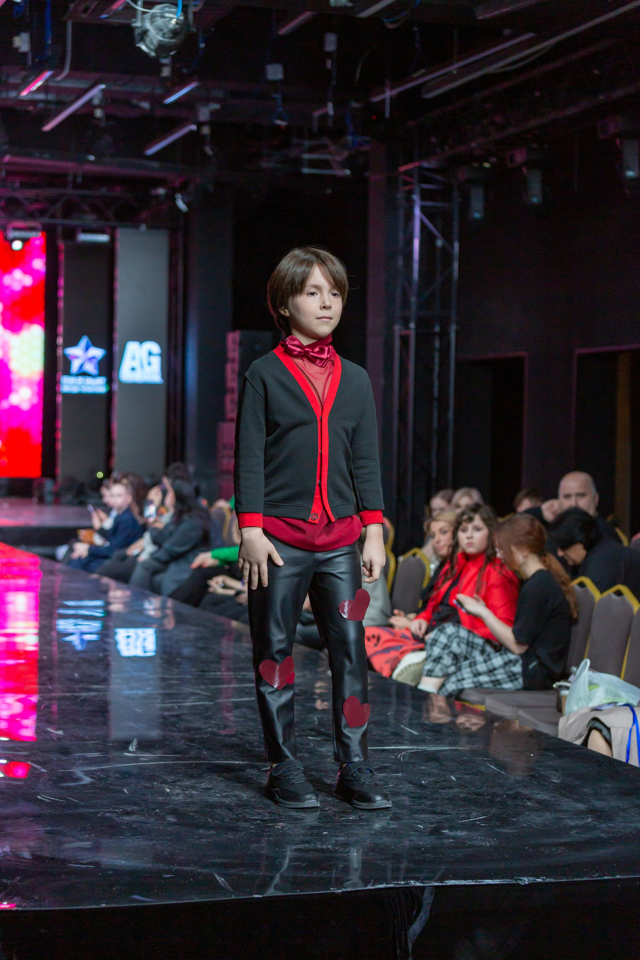 Звезда галактики. Яровит Холл. Репортажный, семейный, свадебный, портретный фотограф