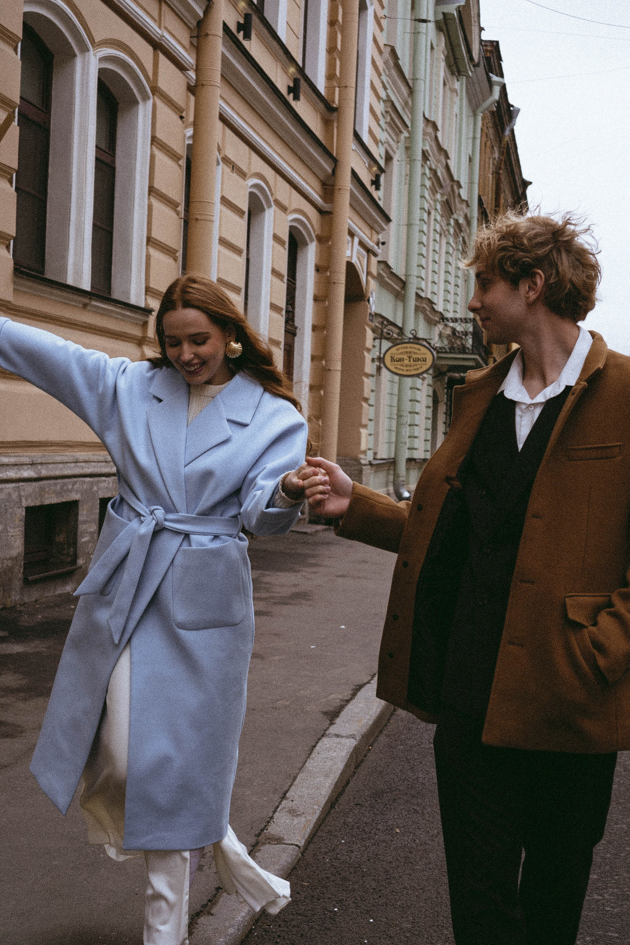 СВАДЕБНАЯ СЬЕМКА В ОТЕЛЕ. СБОРЫ ЖЕНИХА И НЕВЕСТЫ И ТАКЖЕ ТОР И ПОДГОТОВКА К ПРОГУЛКЕ И ПРОГУЛКА ПО ПЕТРОГРАДКЕ. Профессиональный фотограф, Санкт-Петербург — Виктория Богомолова