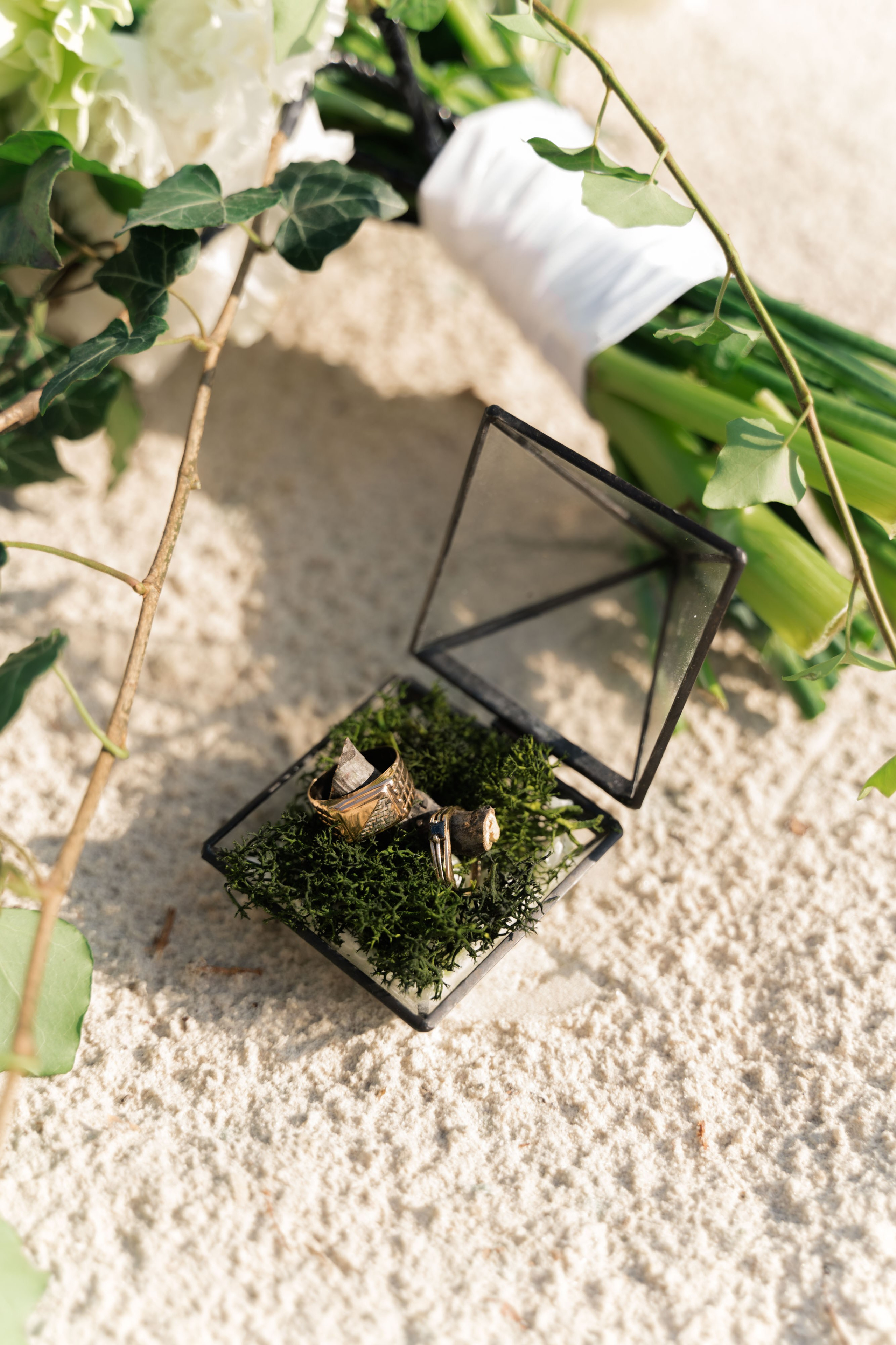 букет невесты и кольца