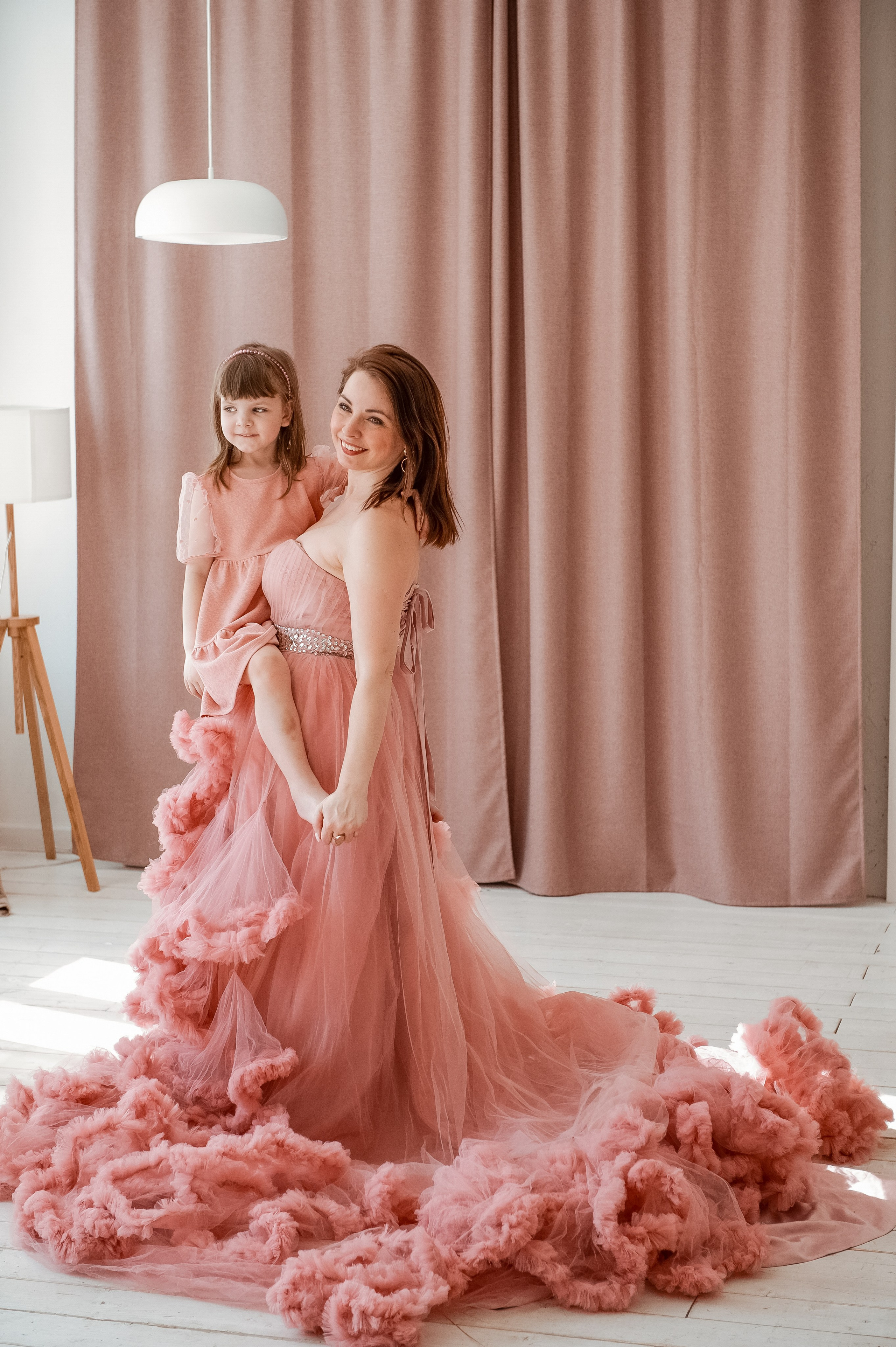 Олеся и Вика. Семейный и женский фотограф, контент фотосессия в Екатеринбурге