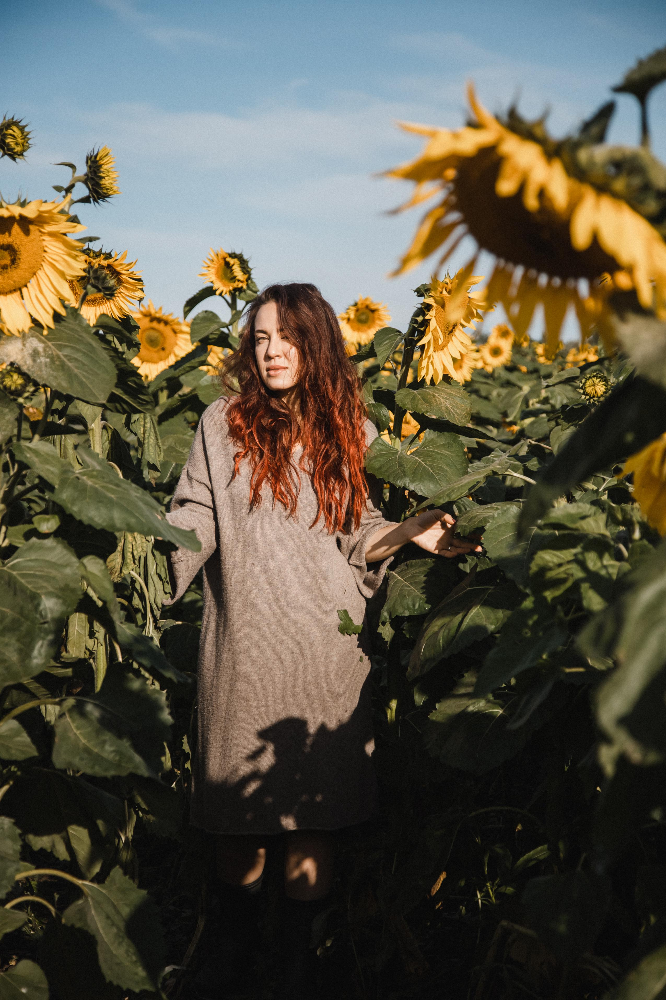 Катя. В осенних полях. Фотограф в Красноярске Оксана Корчагина