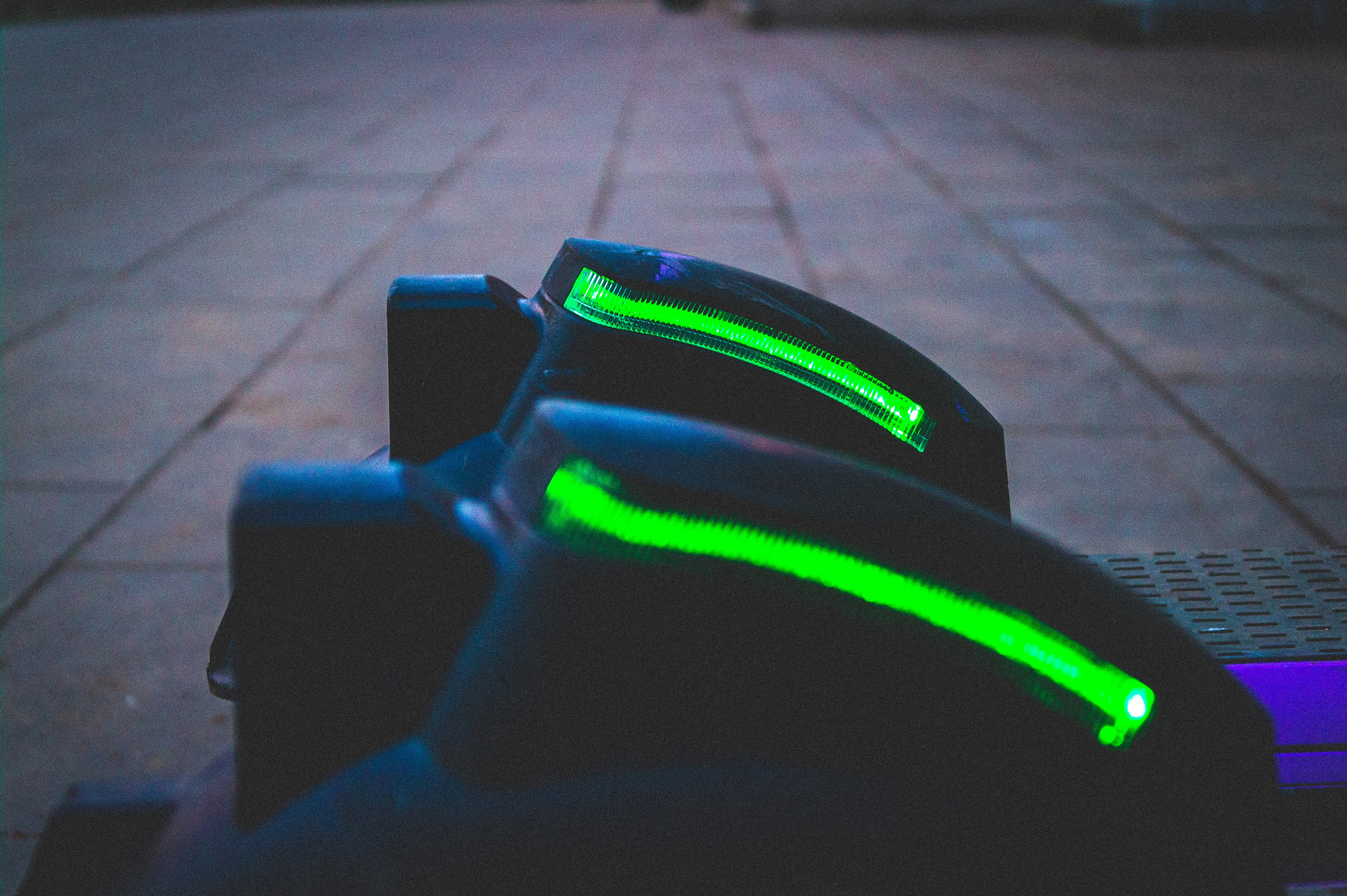 На телефоне. Den Mirov — Фотограф, Музыкант