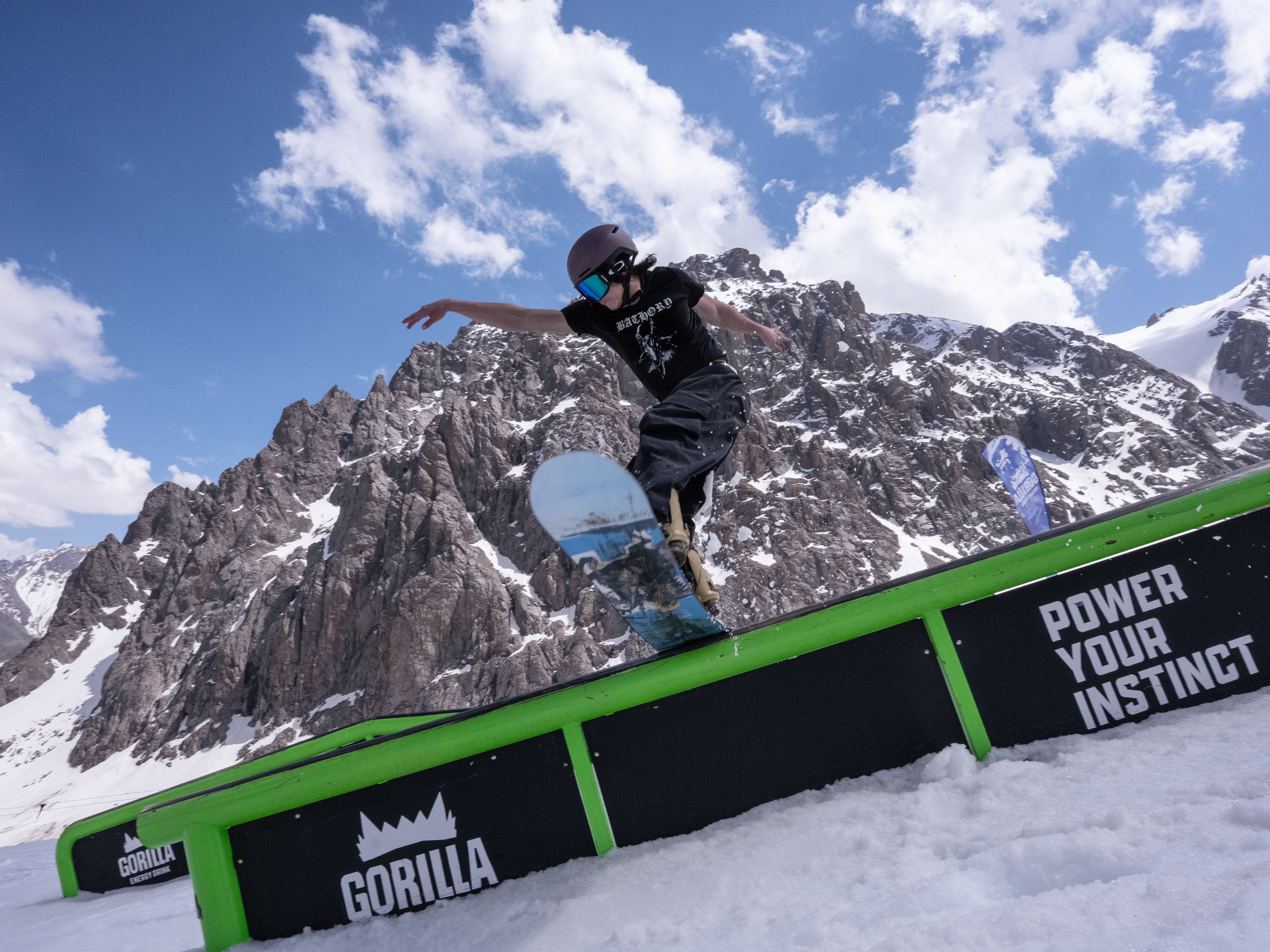 Gorilla IMBA CAMP 2026. Сайт Алматинского НЮ АРТ, будуар и фэшн фотографа Дениса Карпенко
