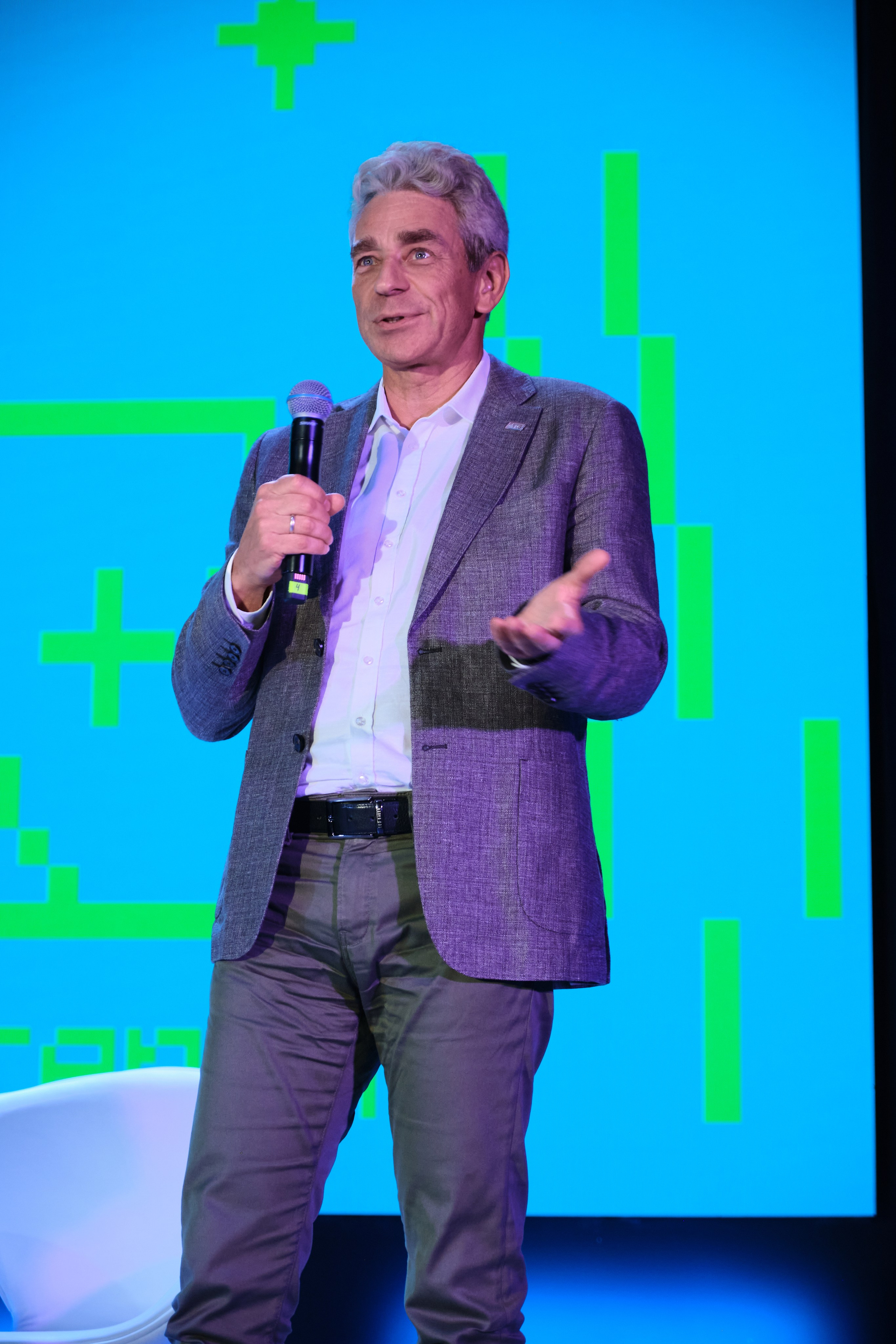 Видеосъемка проектов, промо мероприятий, гала встреч, видеосъемка выставок и видеосъемка форумов. Фотосъемка выставок, мероприятий, форумов