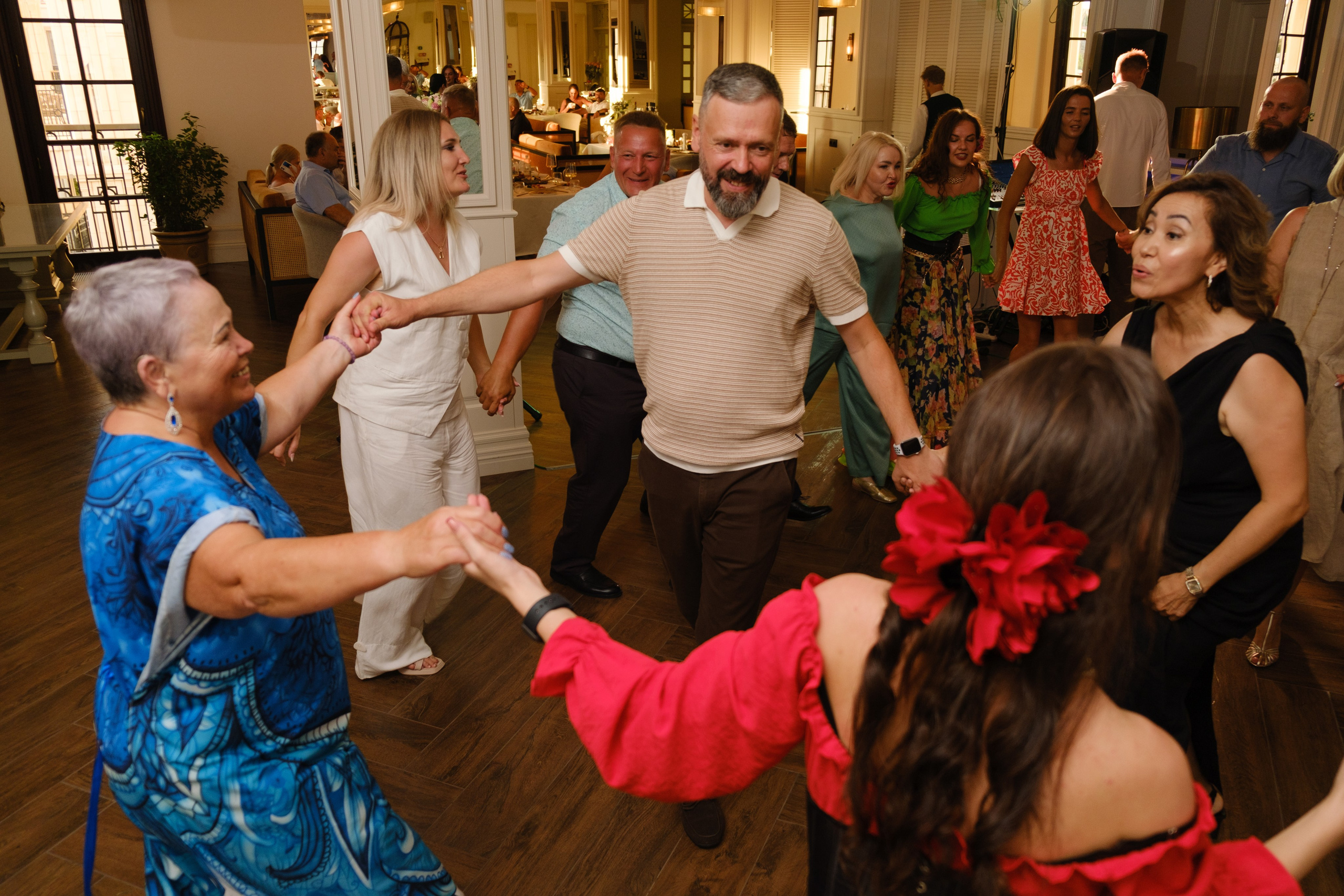 Фотограф на юбилей в Крыму | Съемка дня рождения | Илья Желдак. Профессиональная фотосъемка в Крыму. Натуральные эмоции и живые кадры. Забронируйте дату прямо сейчас!