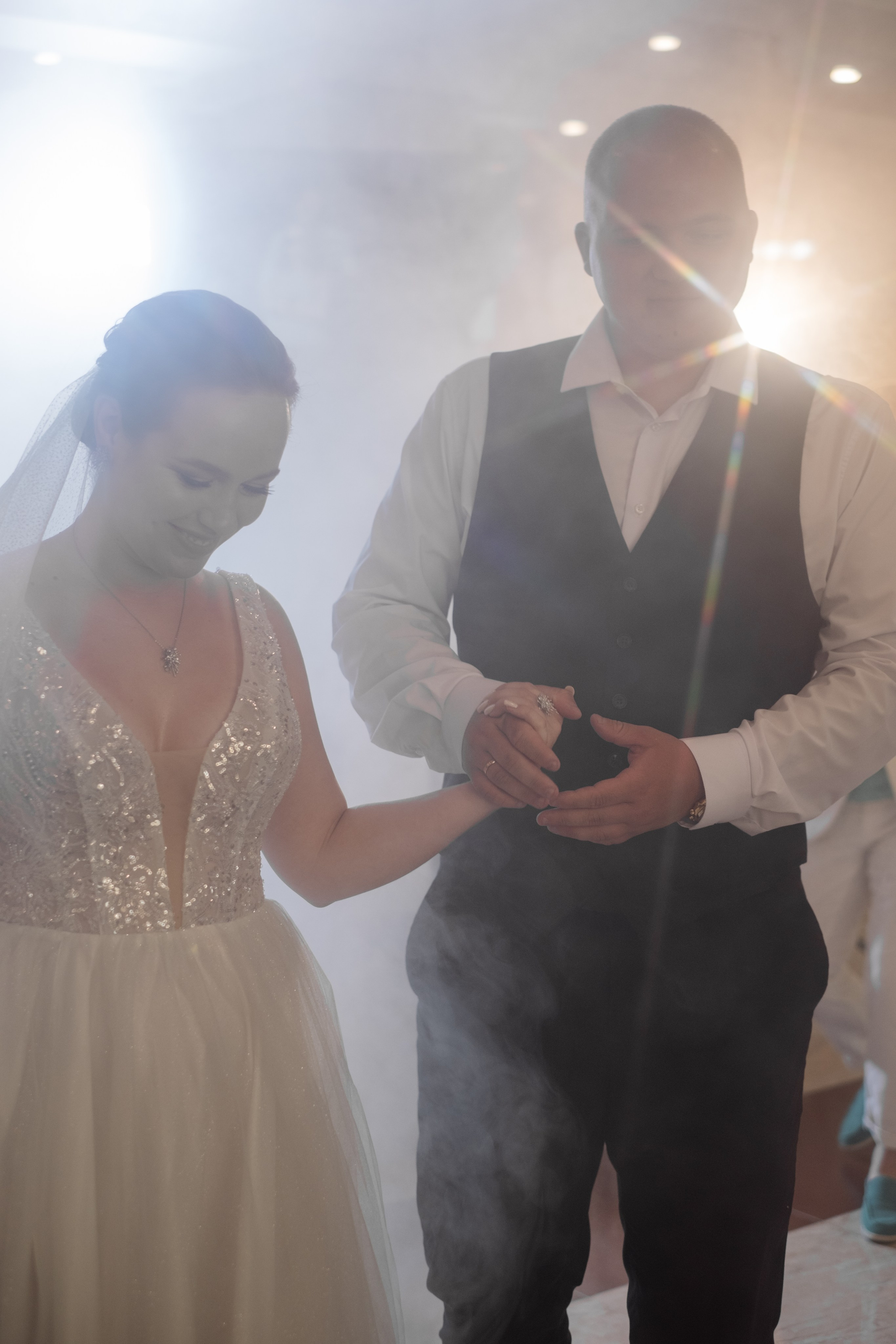 Свадебный ретопртаж. Профессиональная фотосъемка в Крыму. Натуральные эмоции и живые кадры. Забронируйте дату прямо сейчас!